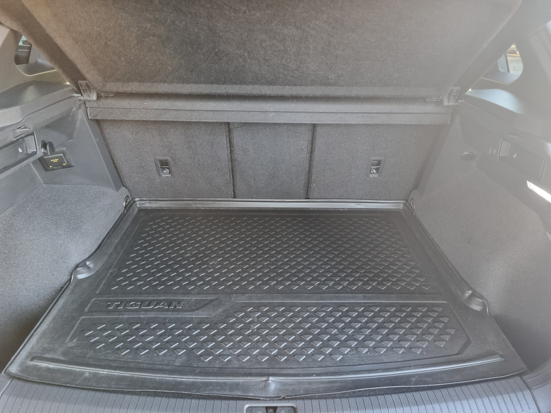 VW Tiguan 2.0TSI R-Line 4Motion DSG-image-9