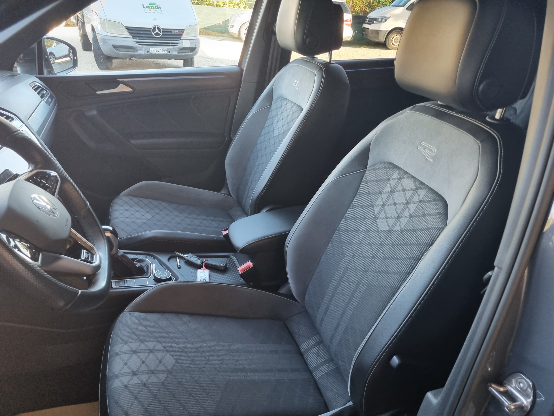 VW Tiguan 2.0TSI R-Line 4Motion DSG-image-7