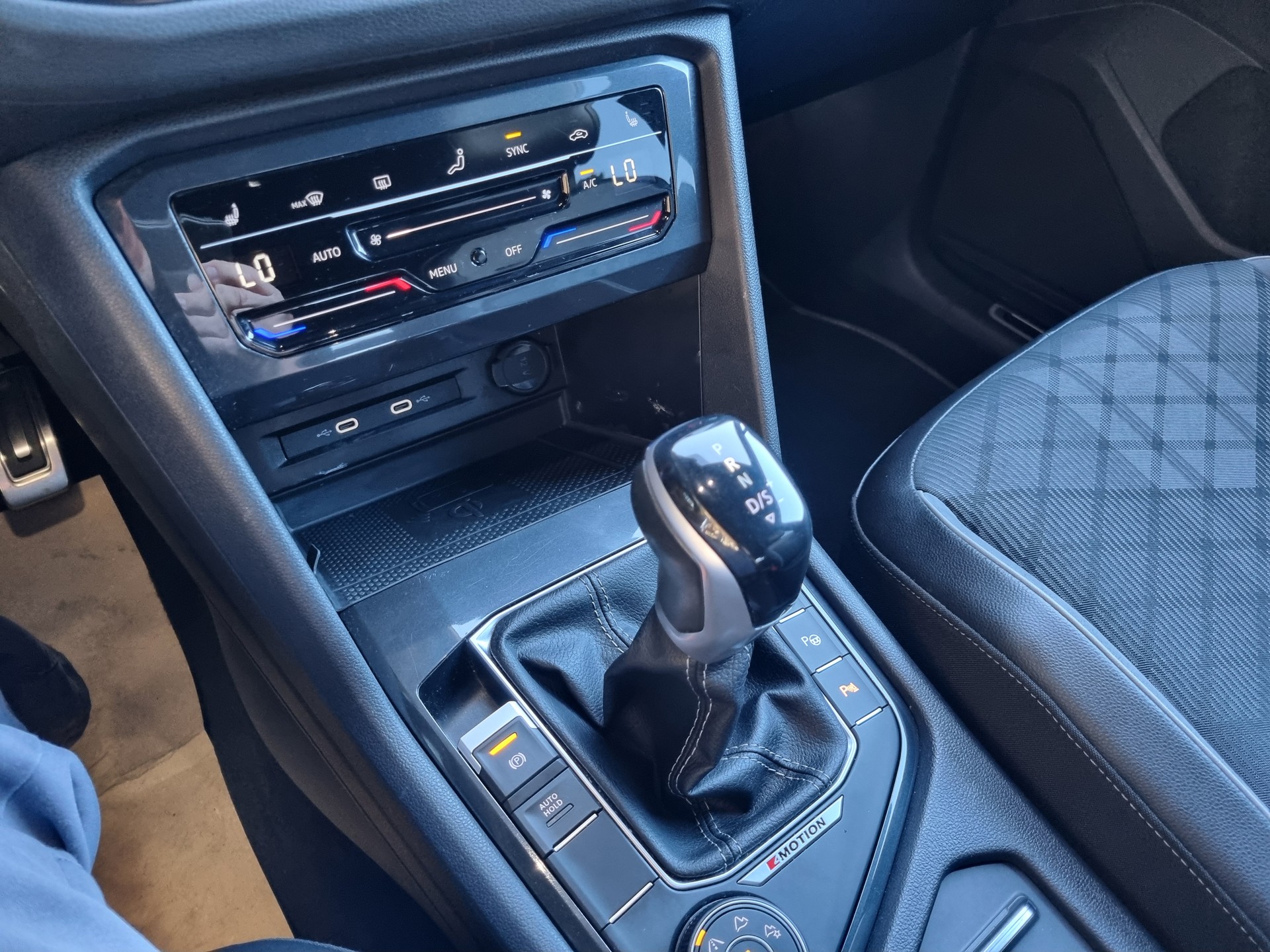 VW Tiguan 2.0TSI R-Line 4Motion DSG-image-12