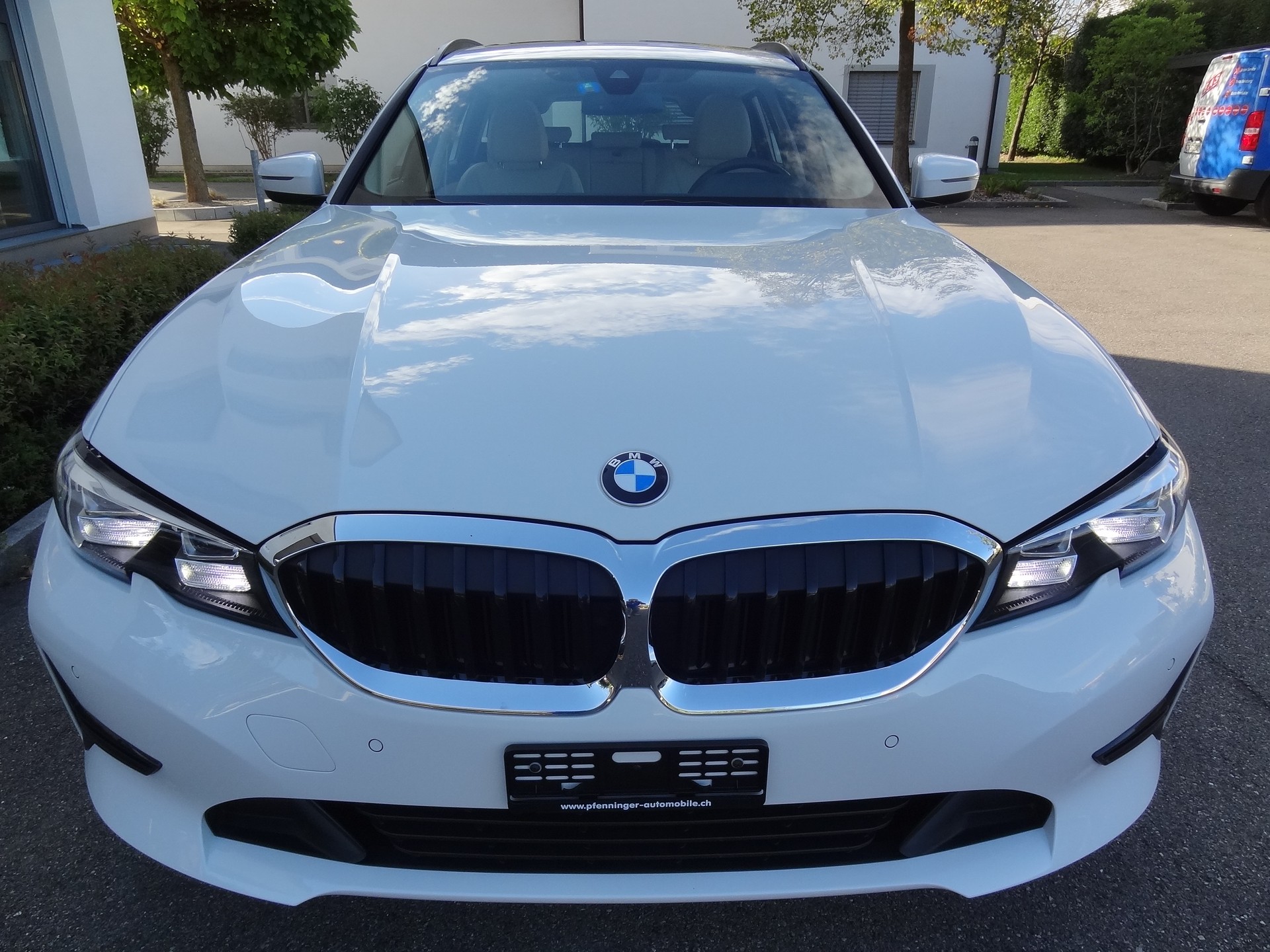 BMW 330i Touring xDrive Steptronic-image-24