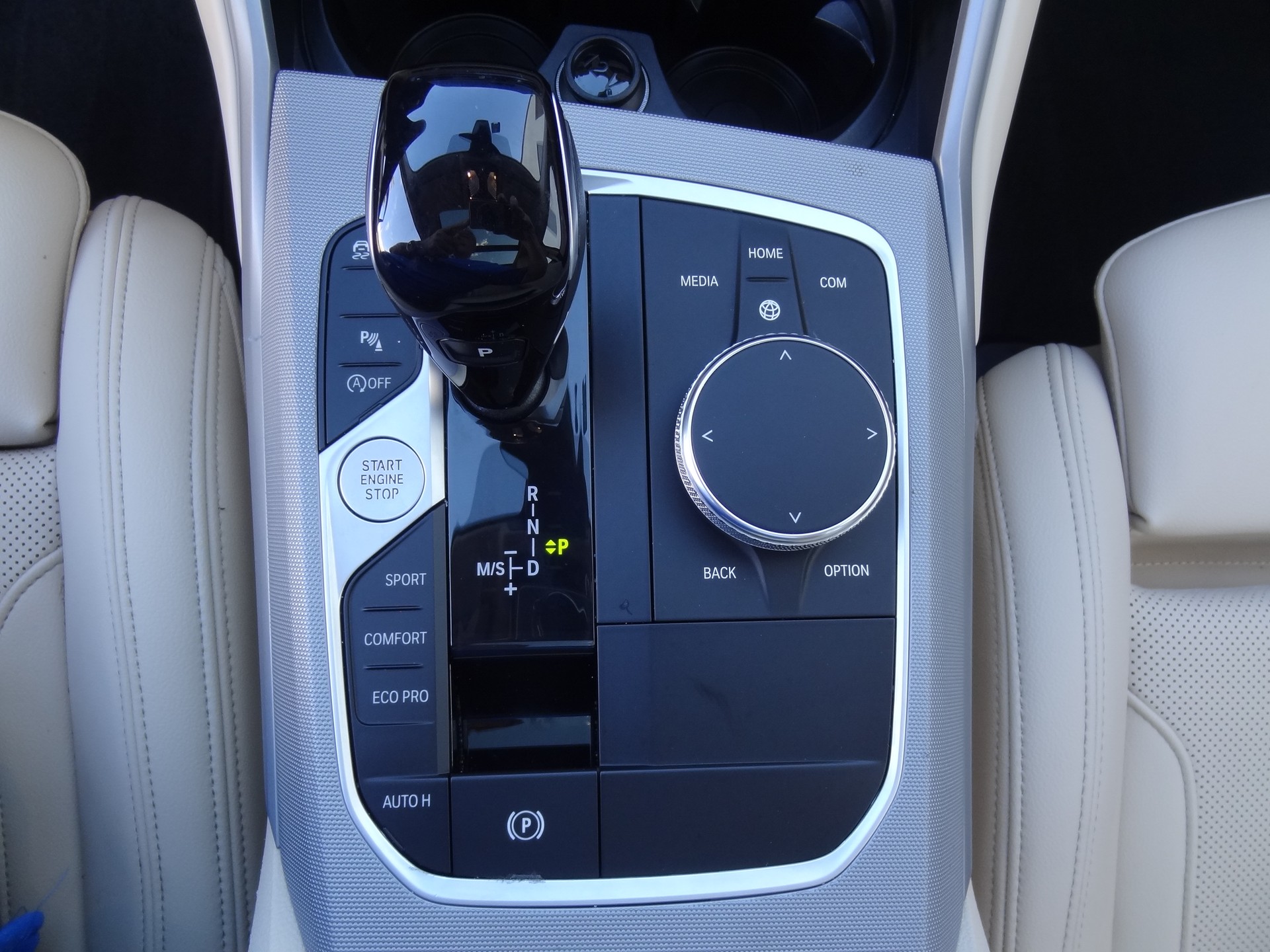 BMW 330i Touring xDrive Steptronic-image-18