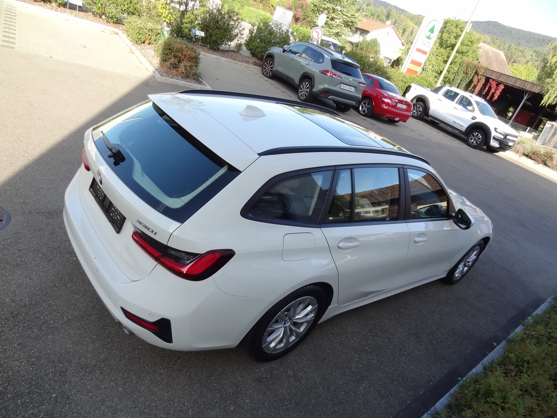 BMW 330i Touring xDrive Steptronic-image-3