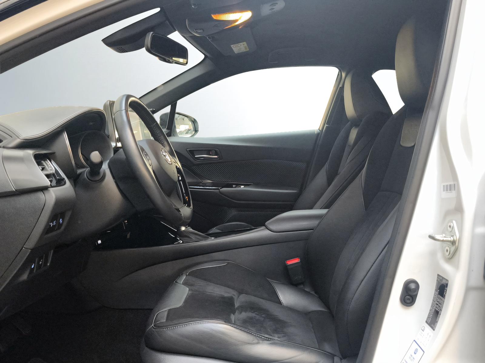 TOYOTA C-HR 2.0 VVTi HSD Move-image-2