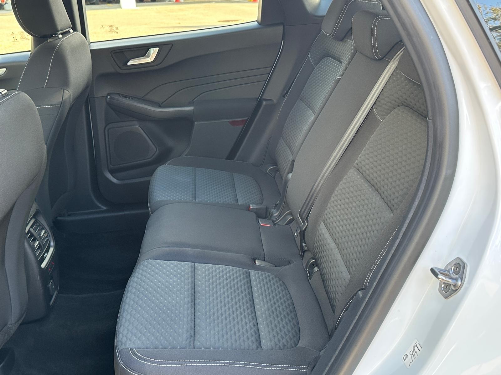FORD Kuga 1.5 TDCi Cool & Connect 2WD Automat-image-9