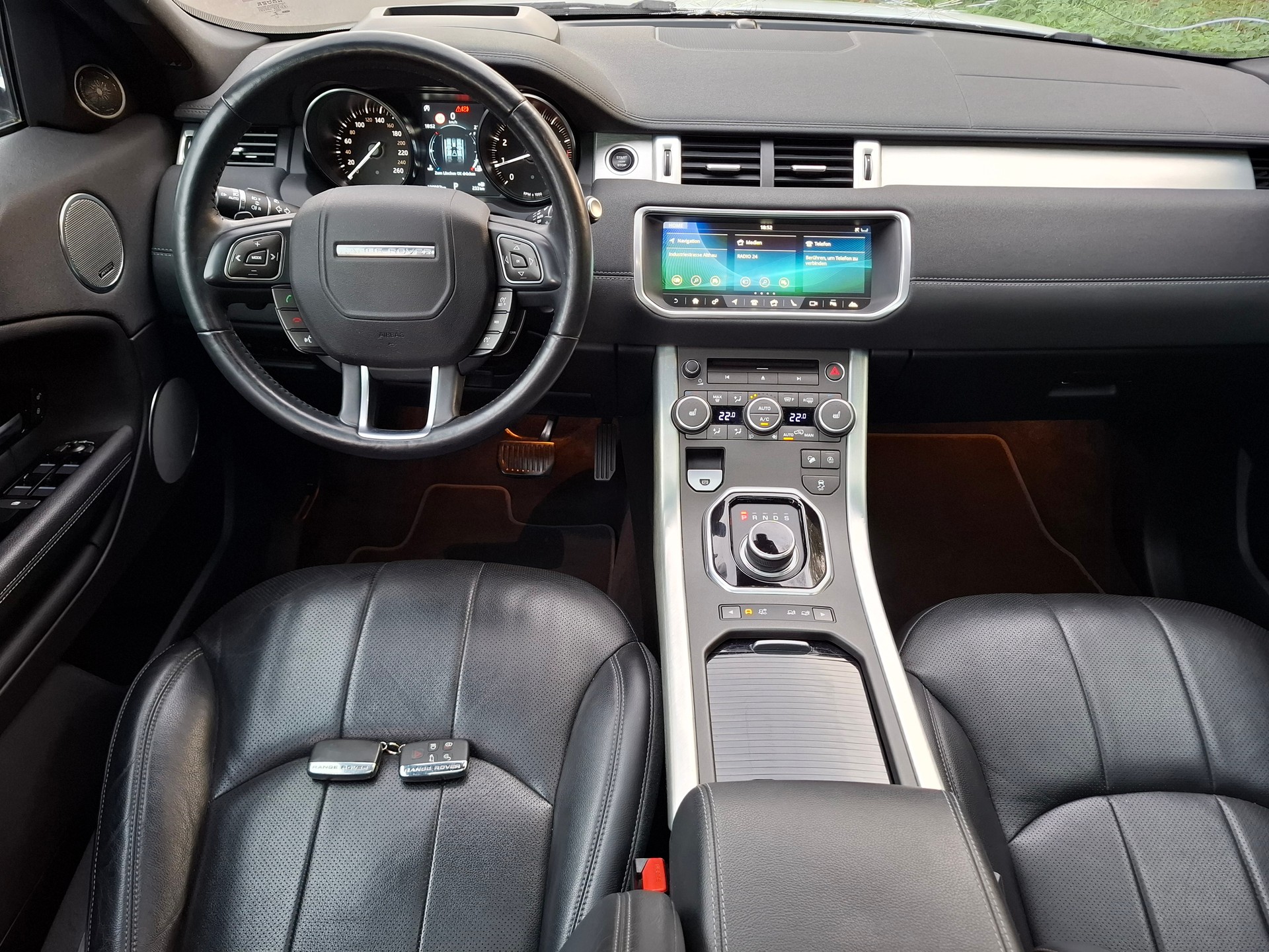 LAND ROVER Range Rover Evoque 2.0 Si4 HSE Dynamic AT9-image-2