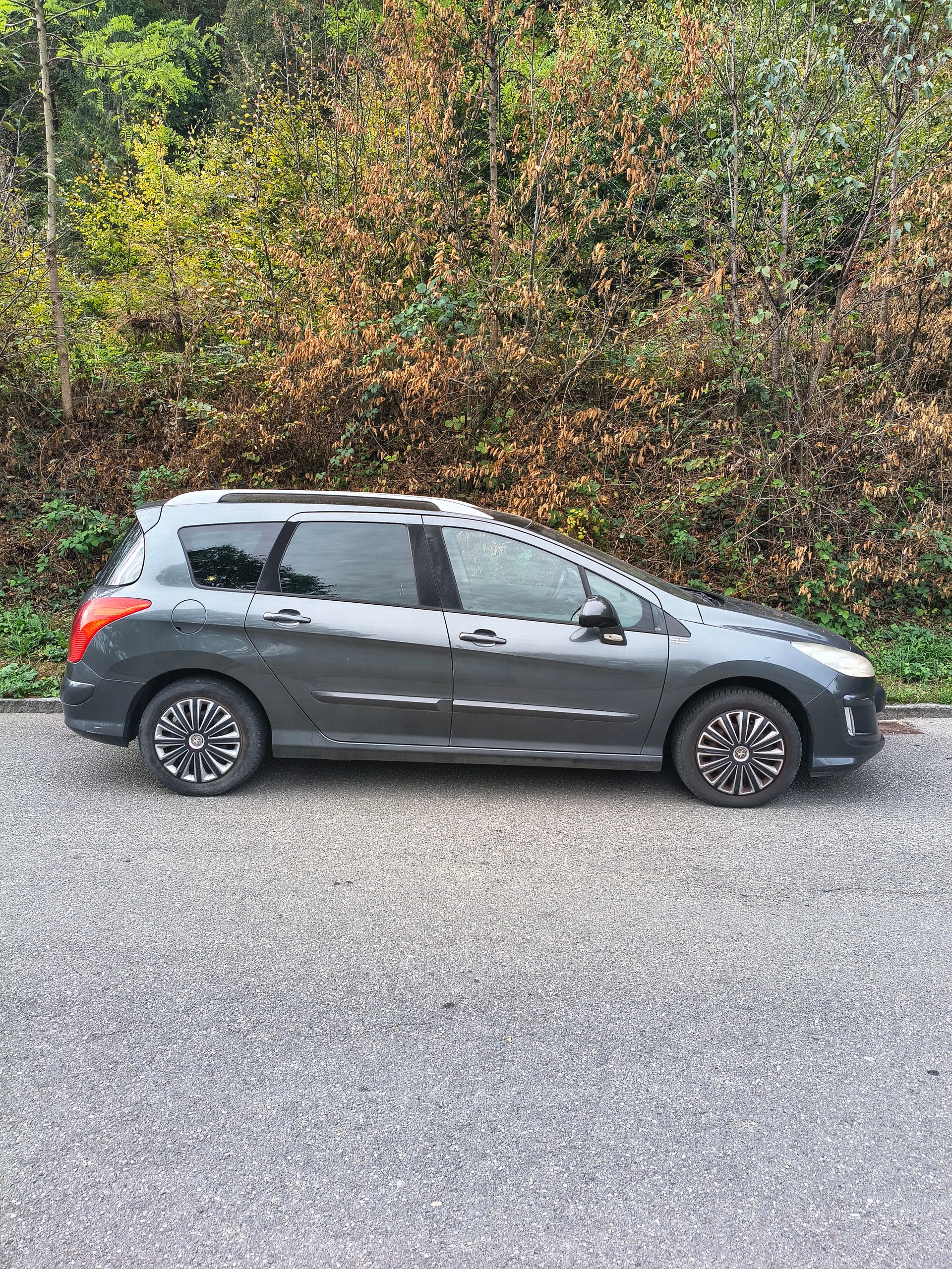 PEUGEOT 308 SW 1.6 16V Turbo Sport-image-3