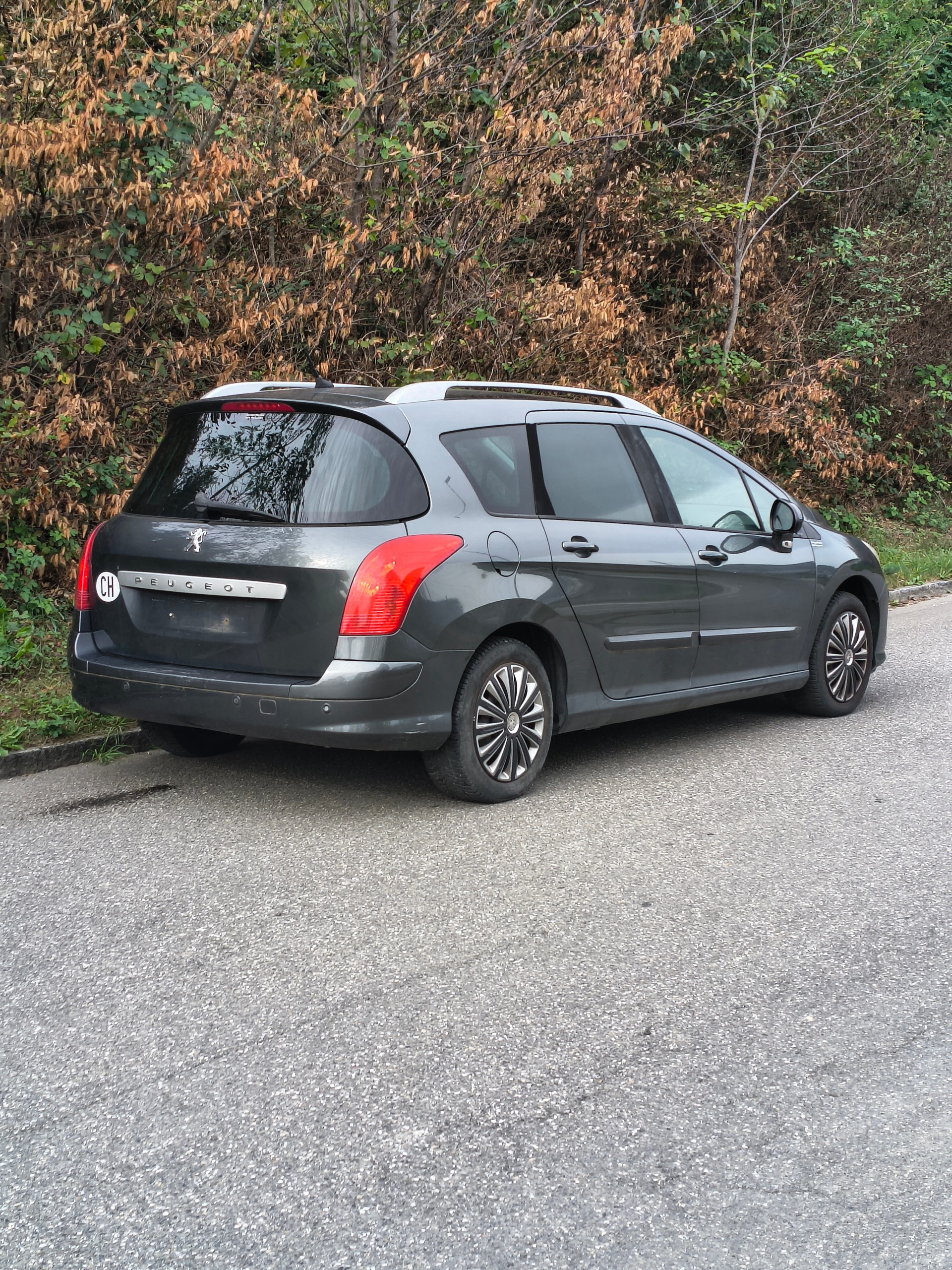 PEUGEOT 308 SW 1.6 16V Turbo Sport-image-4
