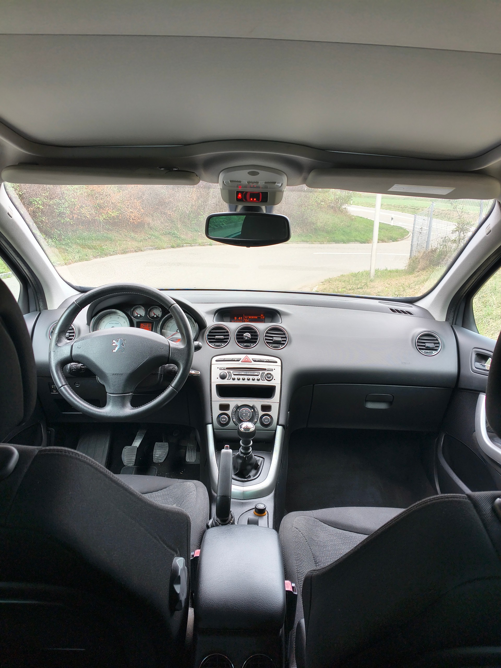 PEUGEOT 308 SW 1.6 16V Turbo Sport-image-9