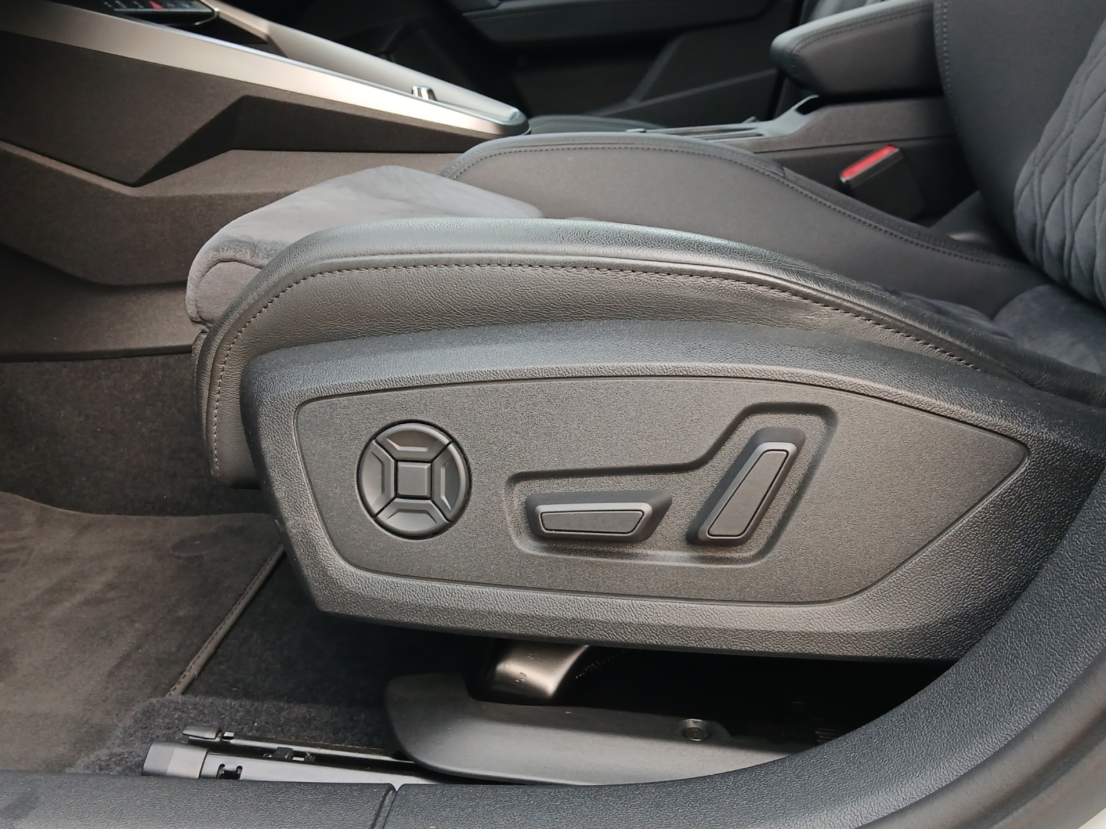 AUDI RS3 Sportback 2.5 TSI quattro S-tronic-image-15