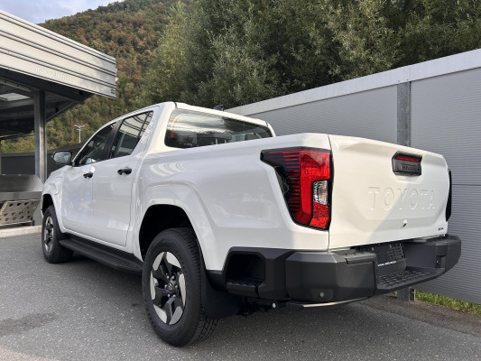TOYOTA Hilux BEV Comfort AWD-image-3