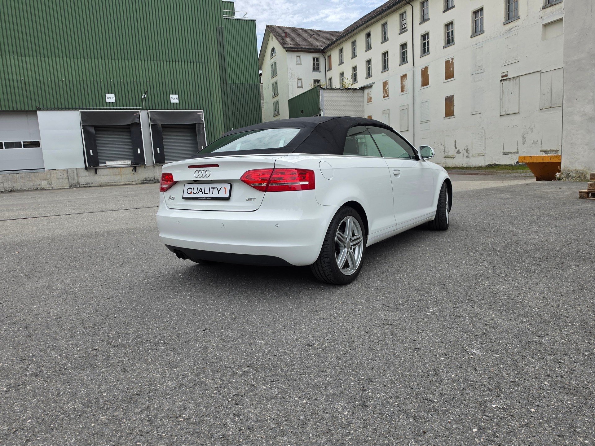 AUDI A3 Cabriolet 1.8 TFSI Ambition-image-23
