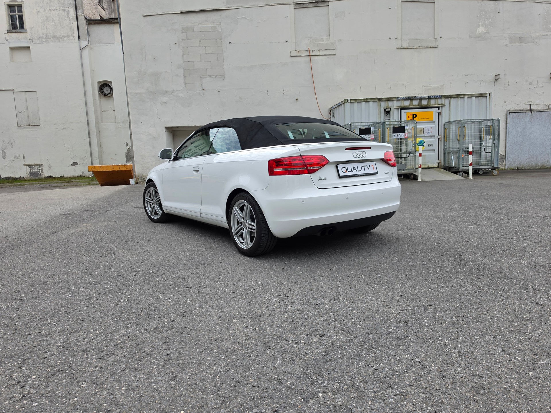 AUDI A3 Cabriolet 1.8 TFSI Ambition-image-19