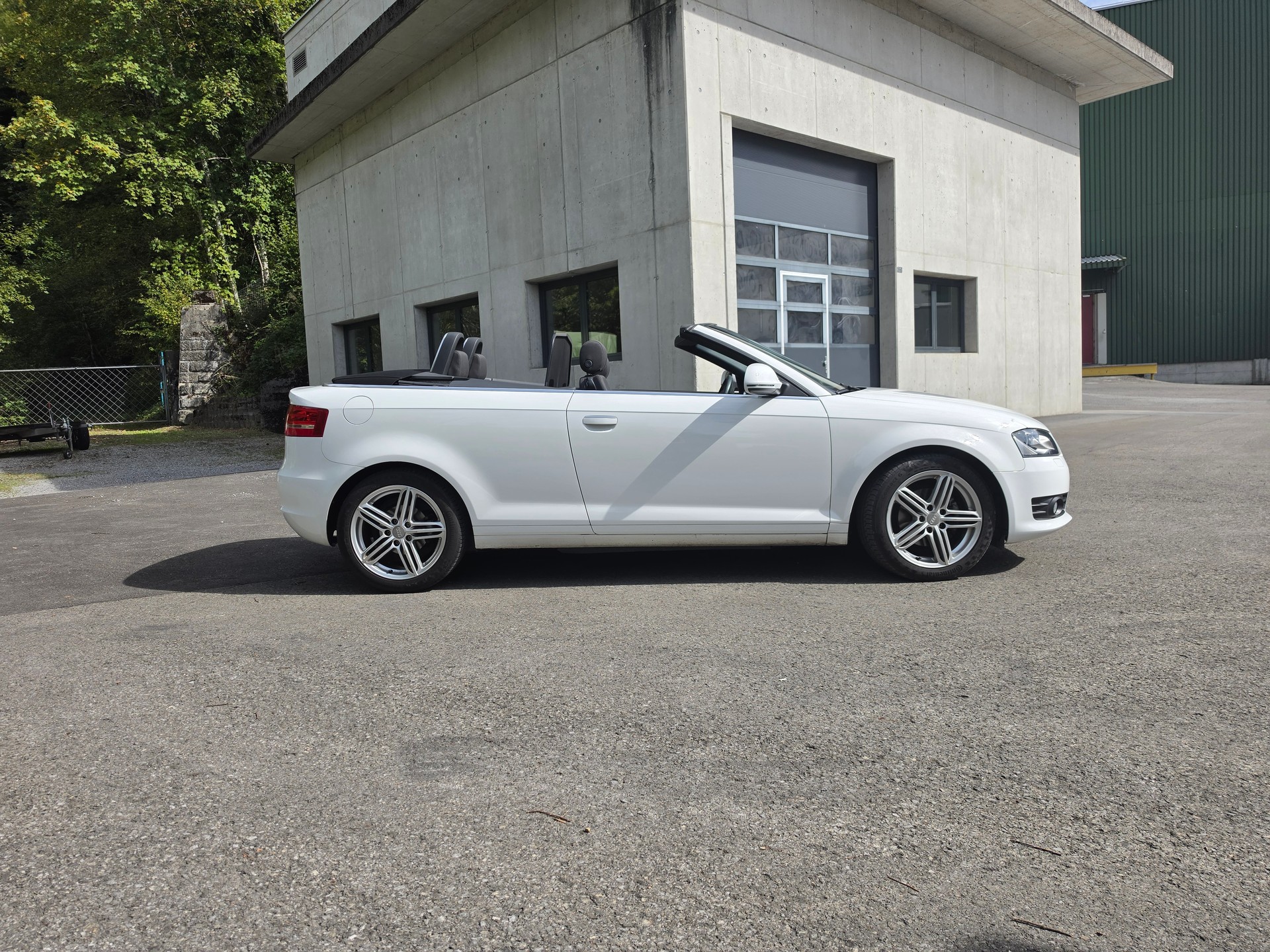 AUDI A3 Cabriolet 1.8 TFSI Ambition-image-12