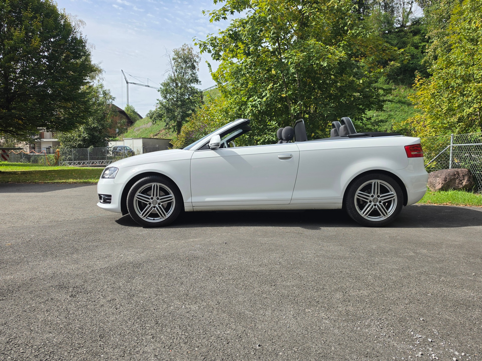 AUDI A3 Cabriolet 1.8 TFSI Ambition-image-13