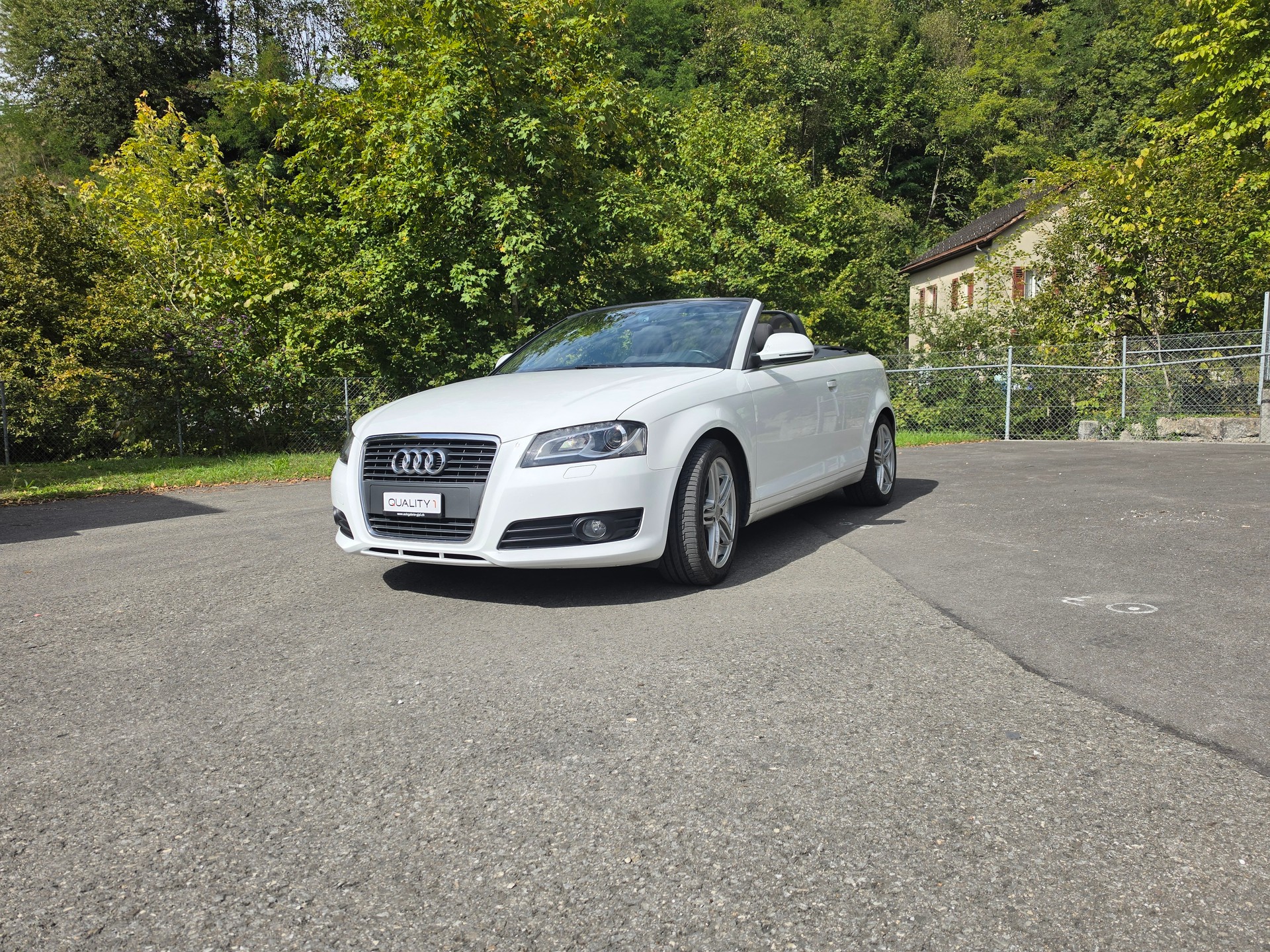 AUDI A3 Cabriolet 1.8 TFSI Ambition-image-5