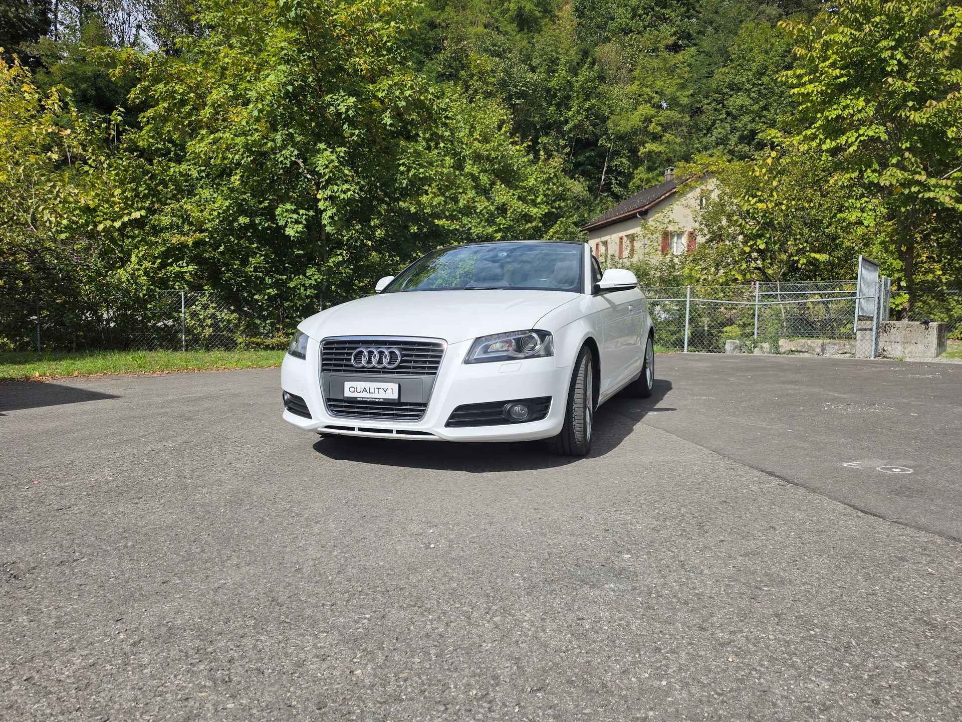 AUDI A3 Cabriolet 1.8 TFSI Ambition-image-3
