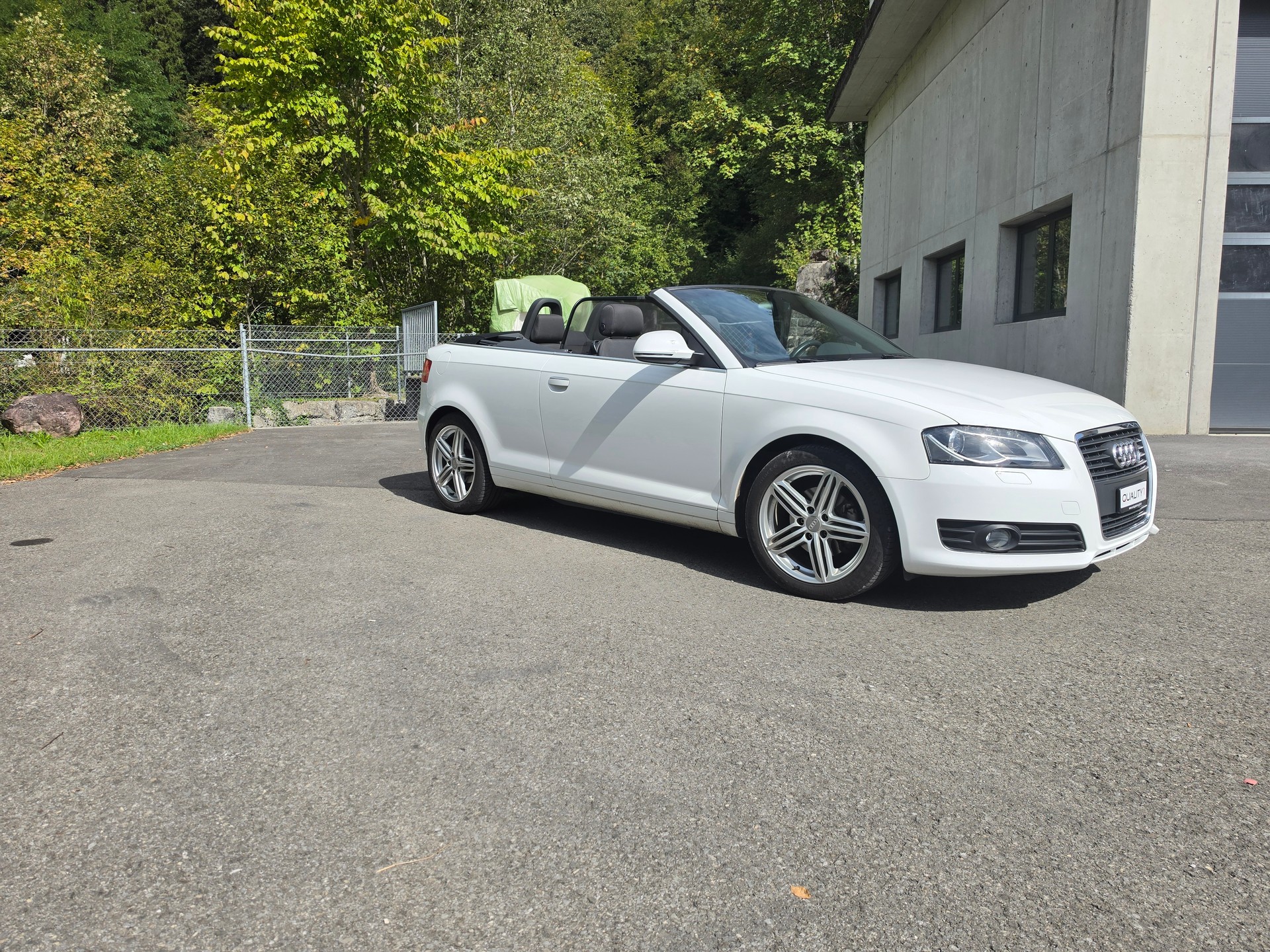 AUDI A3 Cabriolet 1.8 TFSI Ambition-image-6