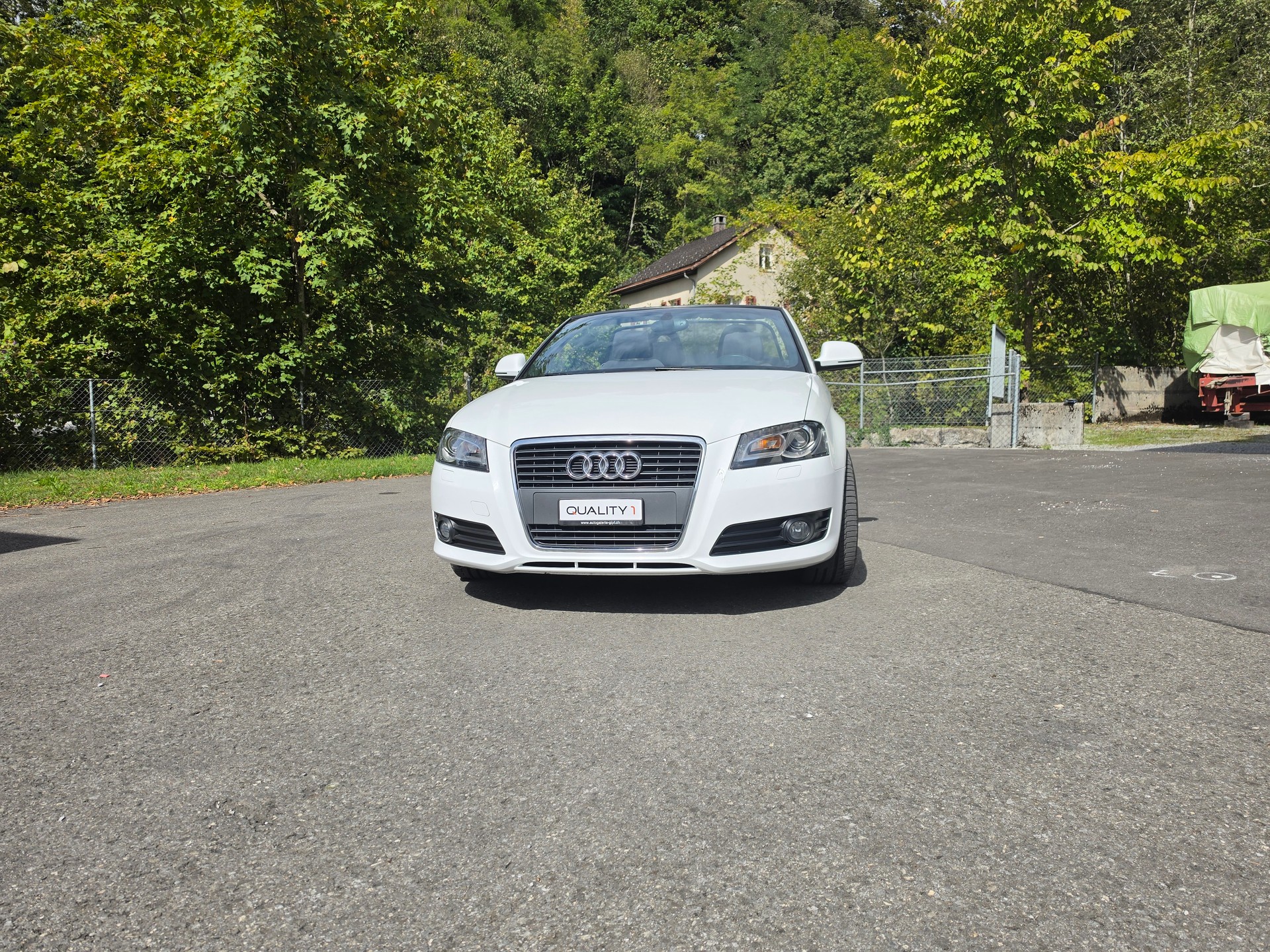 AUDI A3 Cabriolet 1.8 TFSI Ambition-image-2