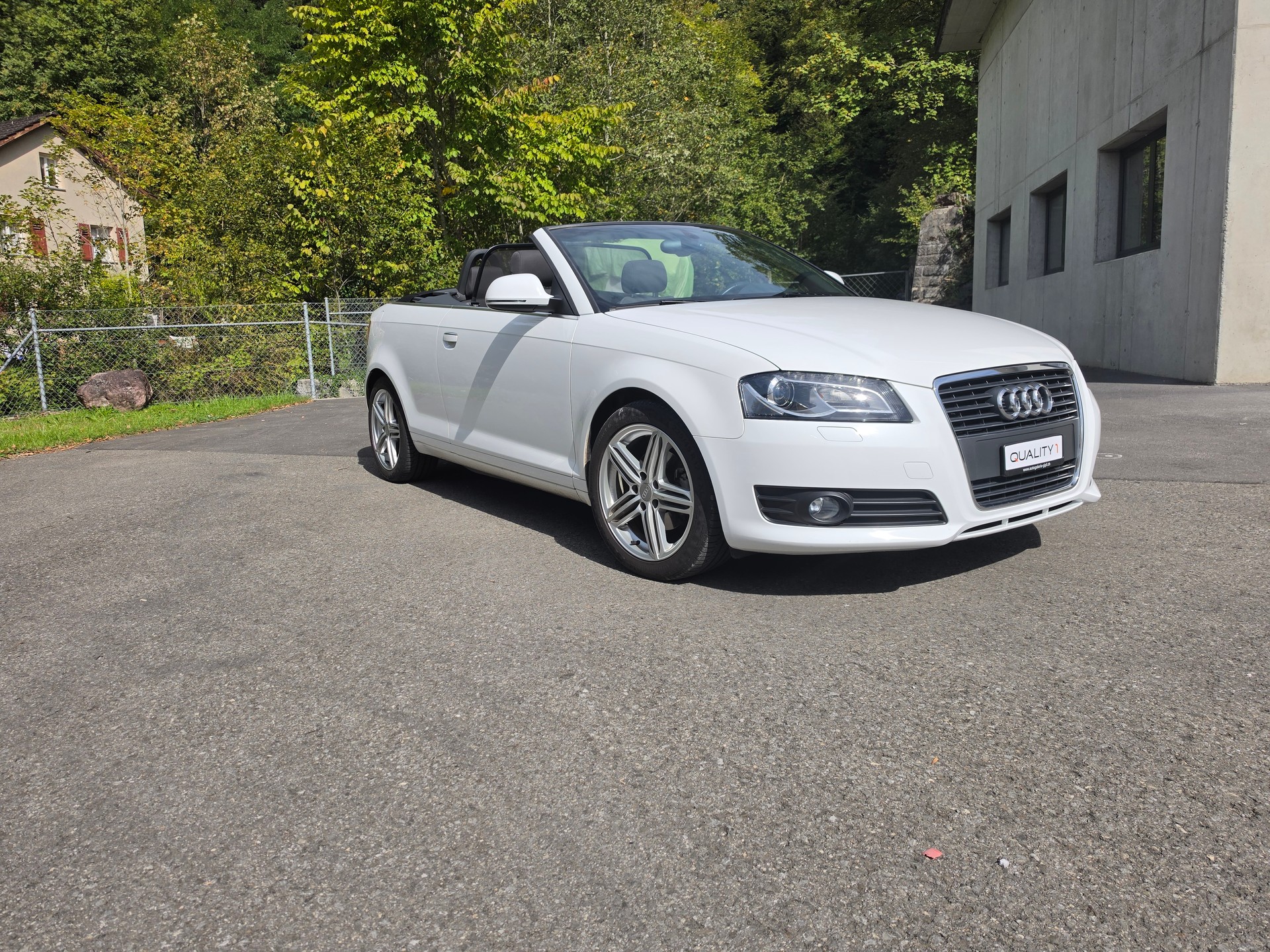 AUDI A3 Cabriolet 1.8 TFSI Ambition-image-4