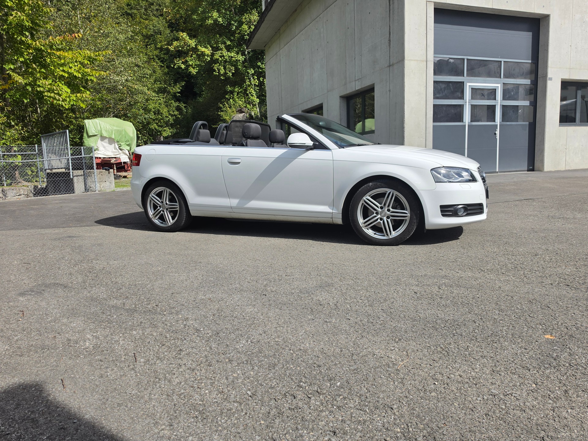 AUDI A3 Cabriolet 1.8 TFSI Ambition-image-10