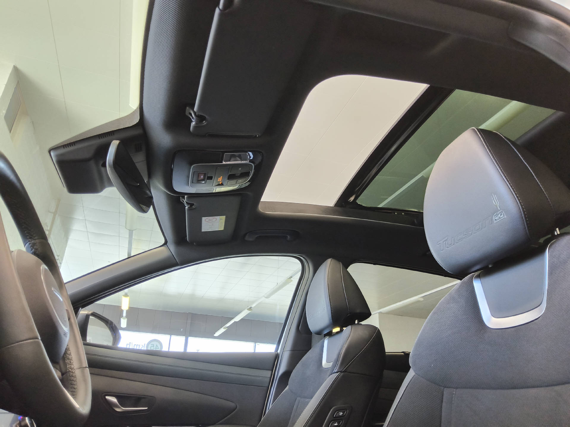 HYUNDAI Tucson 1.6 T-GDi PHEV 20th Anniversary 4WD-image-18