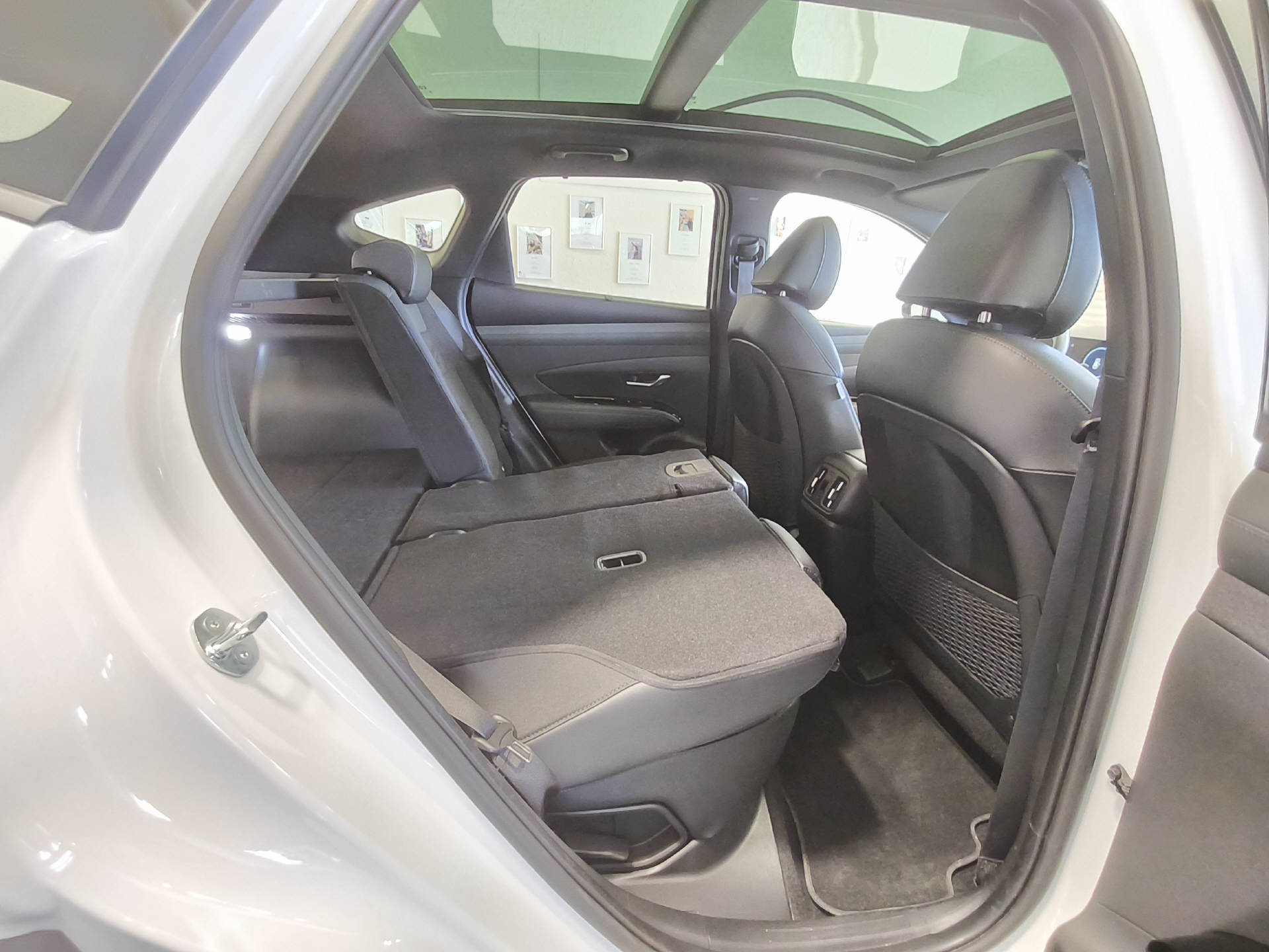 HYUNDAI Tucson 1.6 T-GDi PHEV 20th Anniversary 4WD-image-8