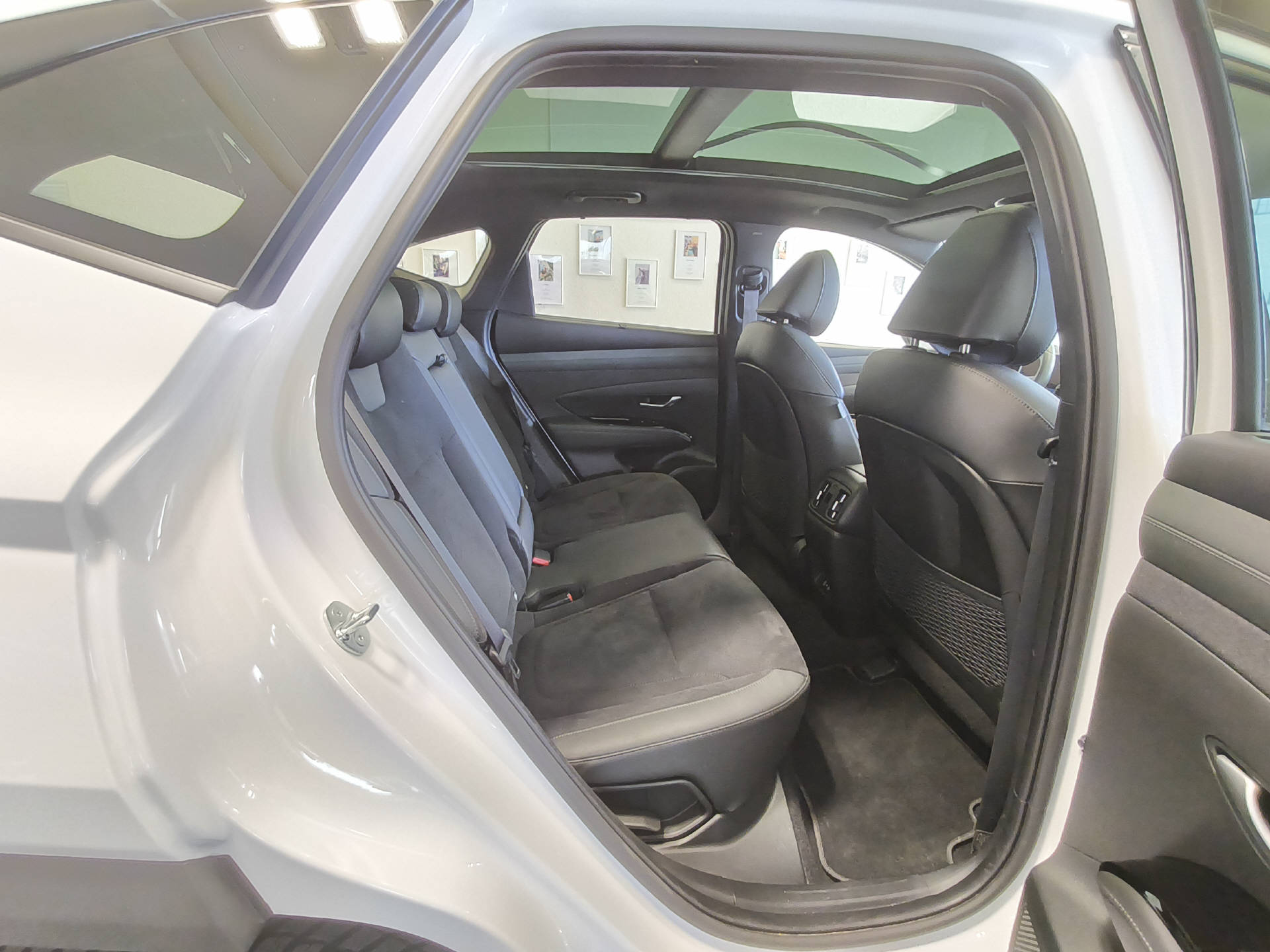 HYUNDAI Tucson 1.6 T-GDi PHEV 20th Anniversary 4WD-image-7