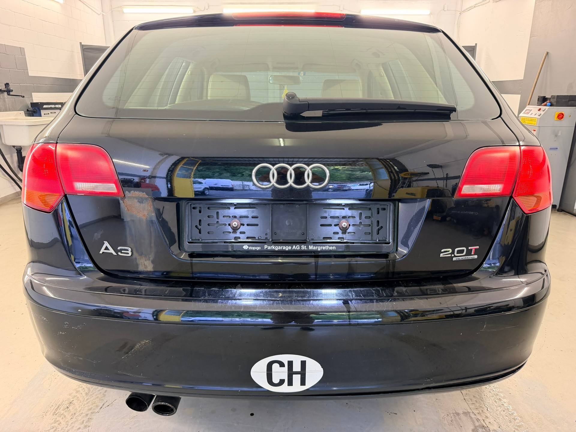 AUDI A3 Sportback 2.0 Turbo FSI Ambition quattro-image-4