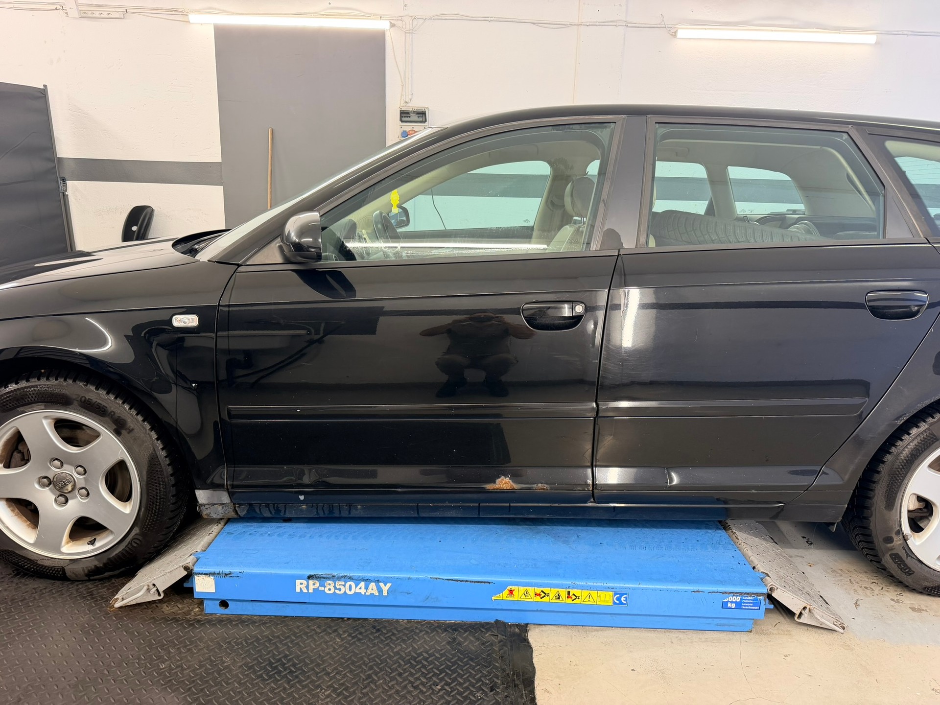 AUDI A3 Sportback 2.0 Turbo FSI Ambition quattro-image-6