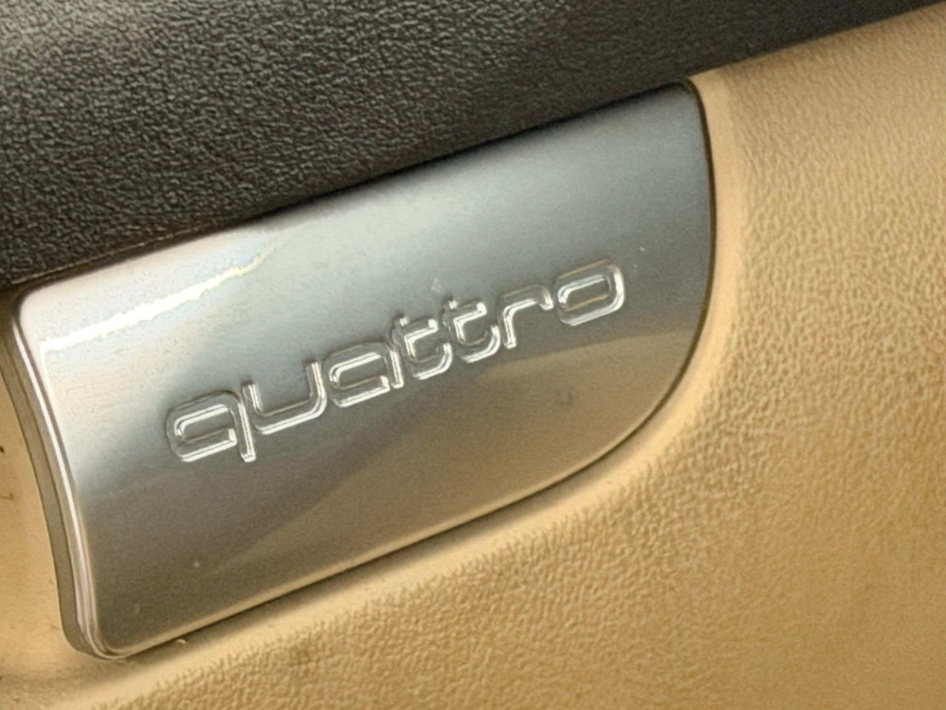 AUDI A3 Sportback 2.0 Turbo FSI Ambition quattro-image-16