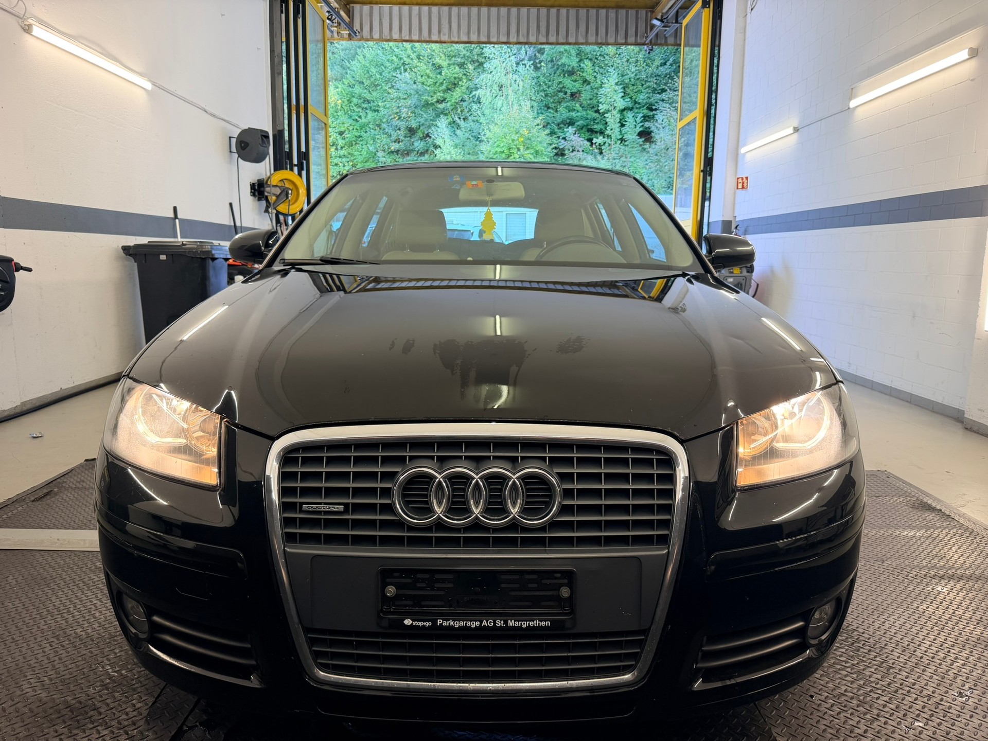AUDI A3 Sportback 2.0 Turbo FSI Ambition quattro-image-1