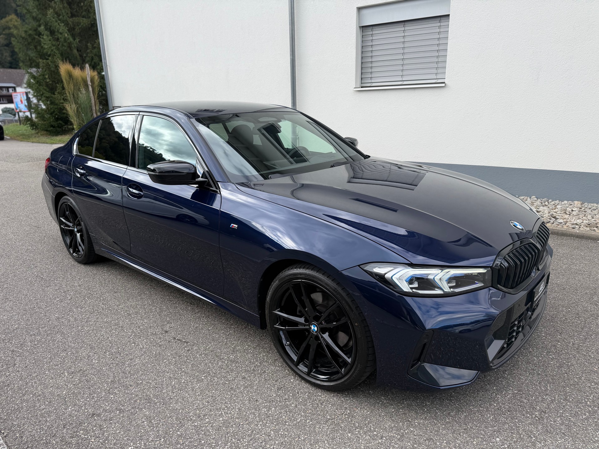 BMW 320d xDrive 48V Steptronic M Sport-image-2
