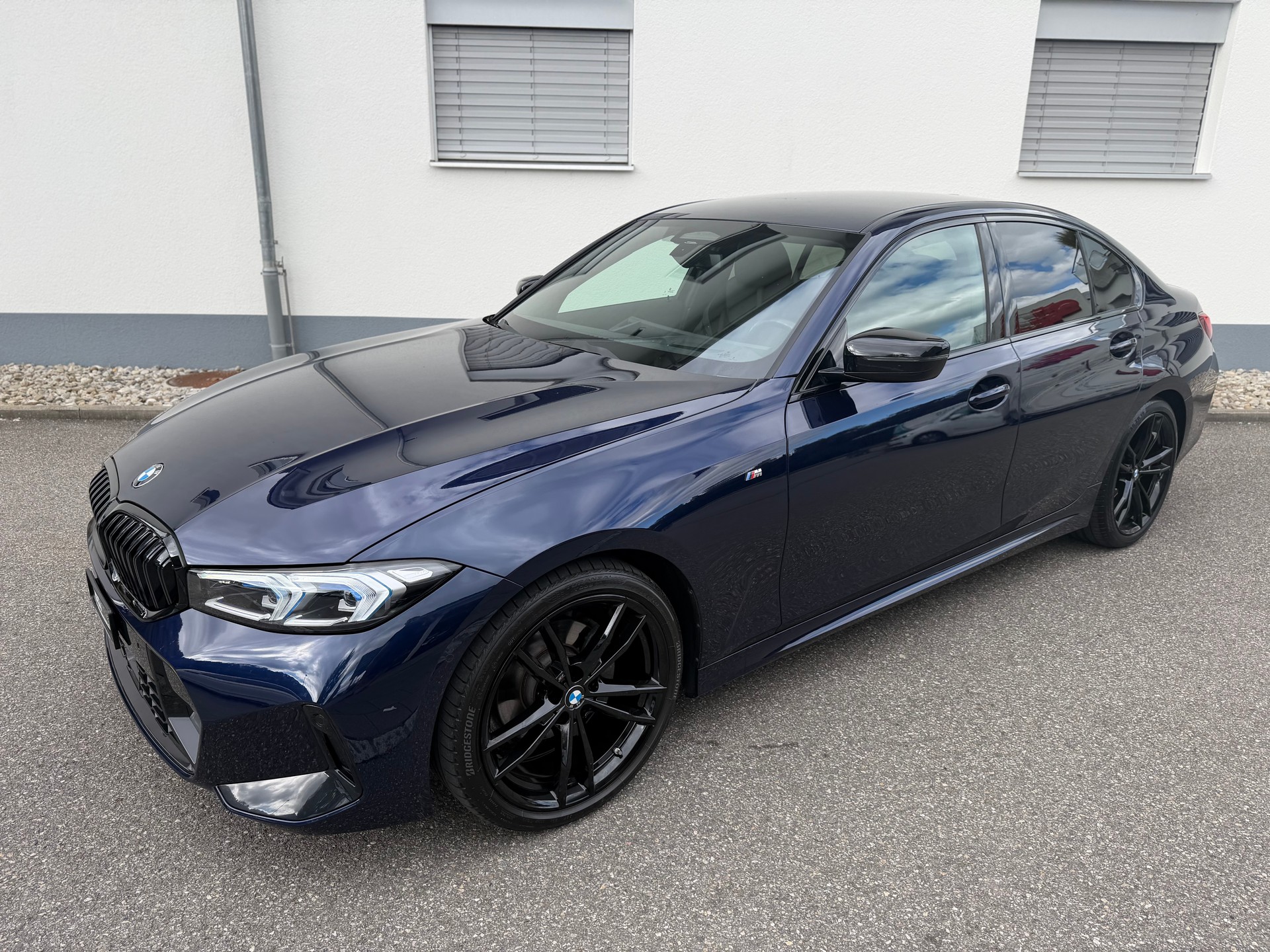BMW 320d xDrive 48V Steptronic M Sport-image-10