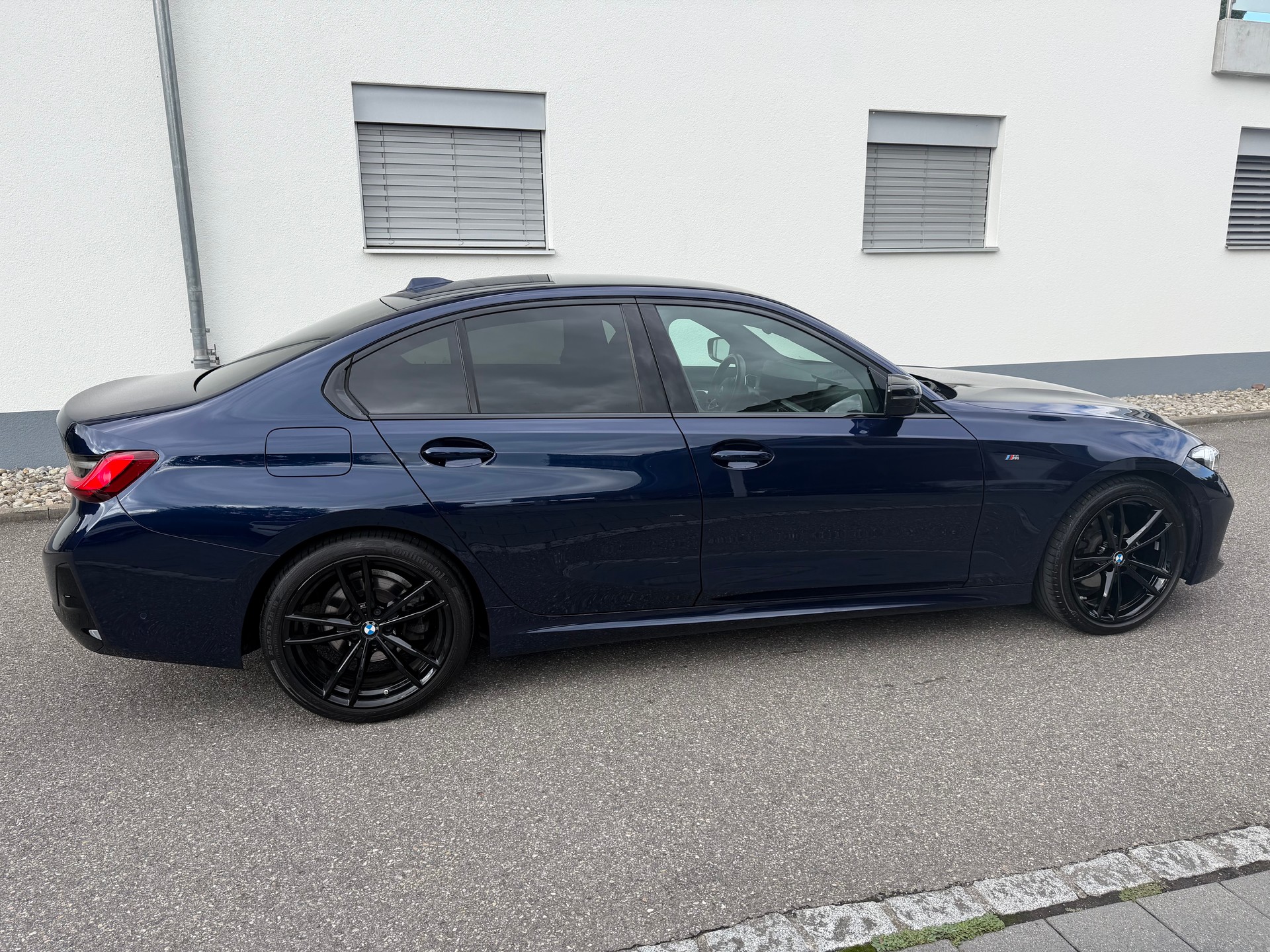 BMW 320d xDrive 48V Steptronic M Sport-image-4