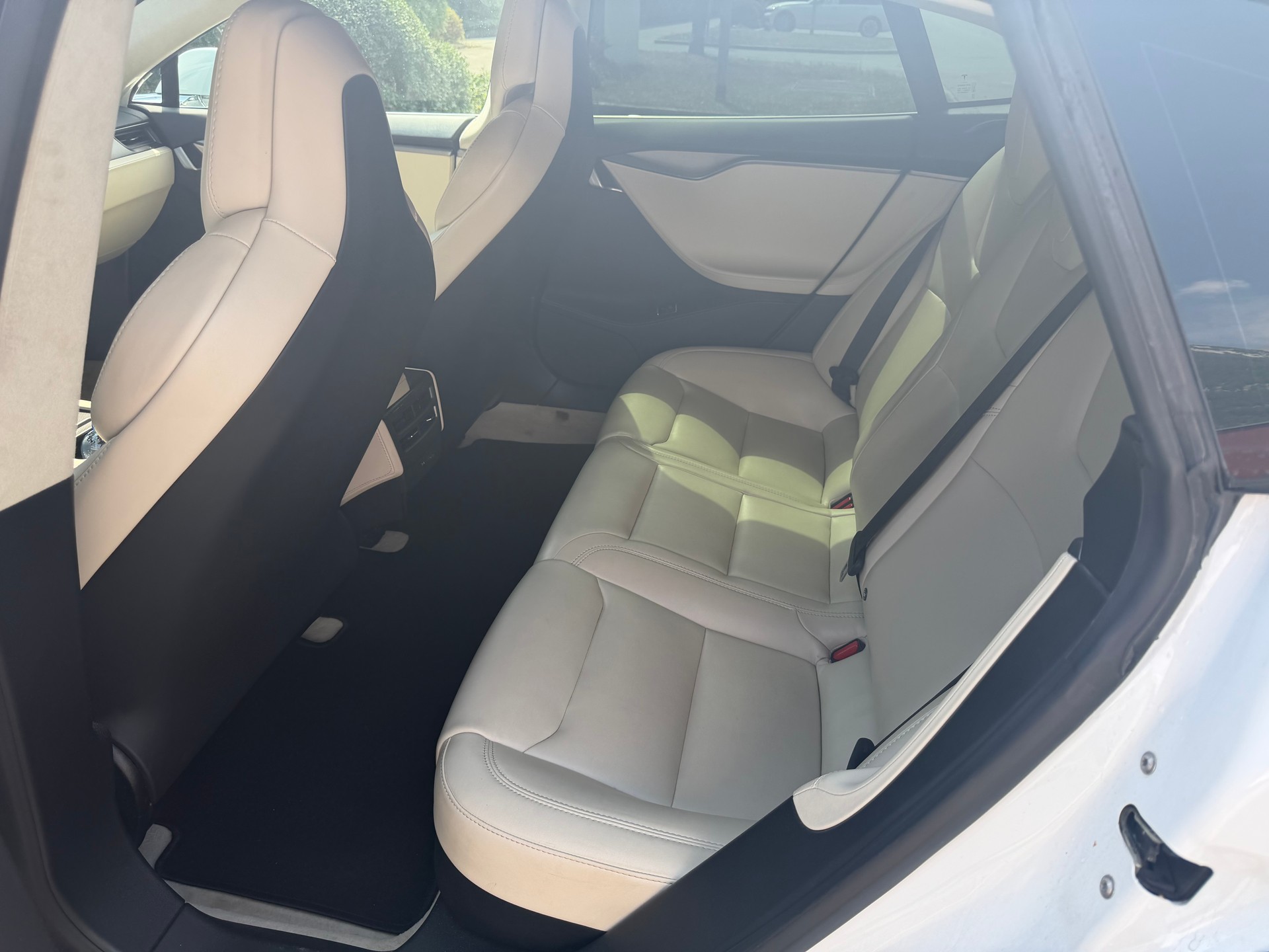 TESLA 100 D-image-1