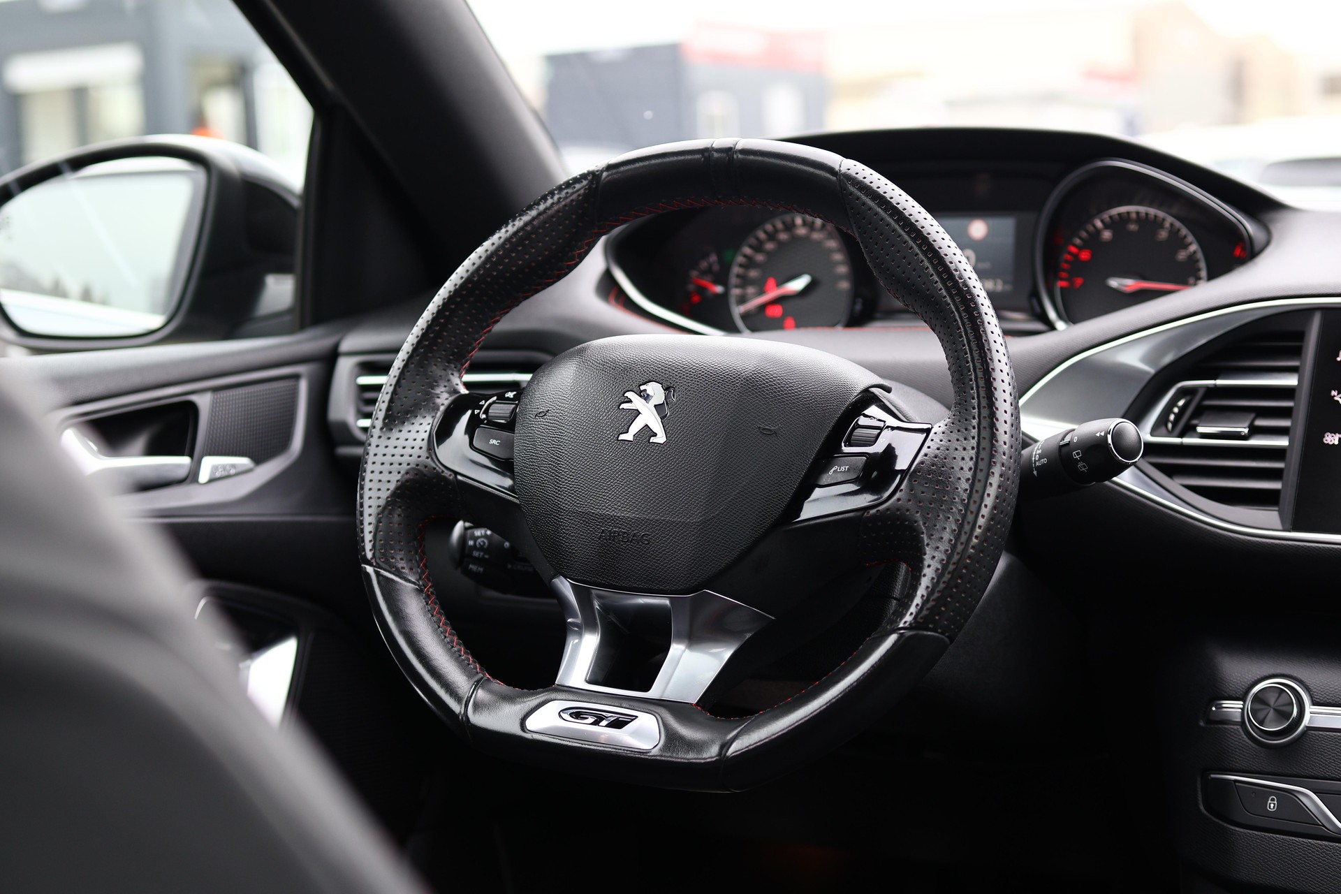 PEUGEOT 308 1.6 THP GT * PANORAMA * LEDERSITZE ELEKTRISCH * MASSAGEFUNKTION * DENON HiFi *-image-20