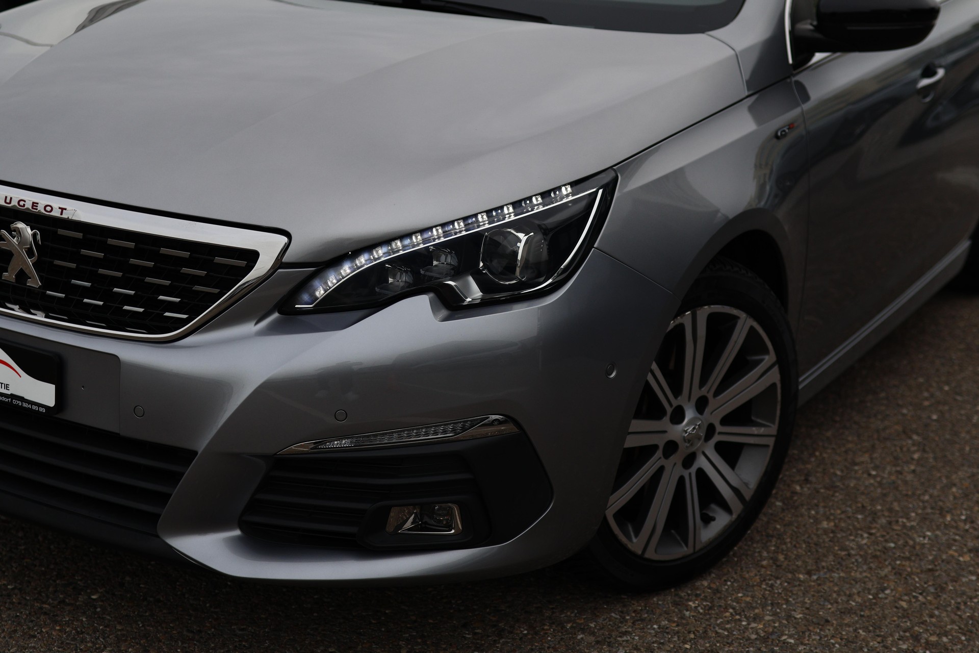 PEUGEOT 308 1.6 THP GT * PANORAMA * LEDERSITZE ELEKTRISCH * MASSAGEFUNKTION * DENON HiFi *-image-1