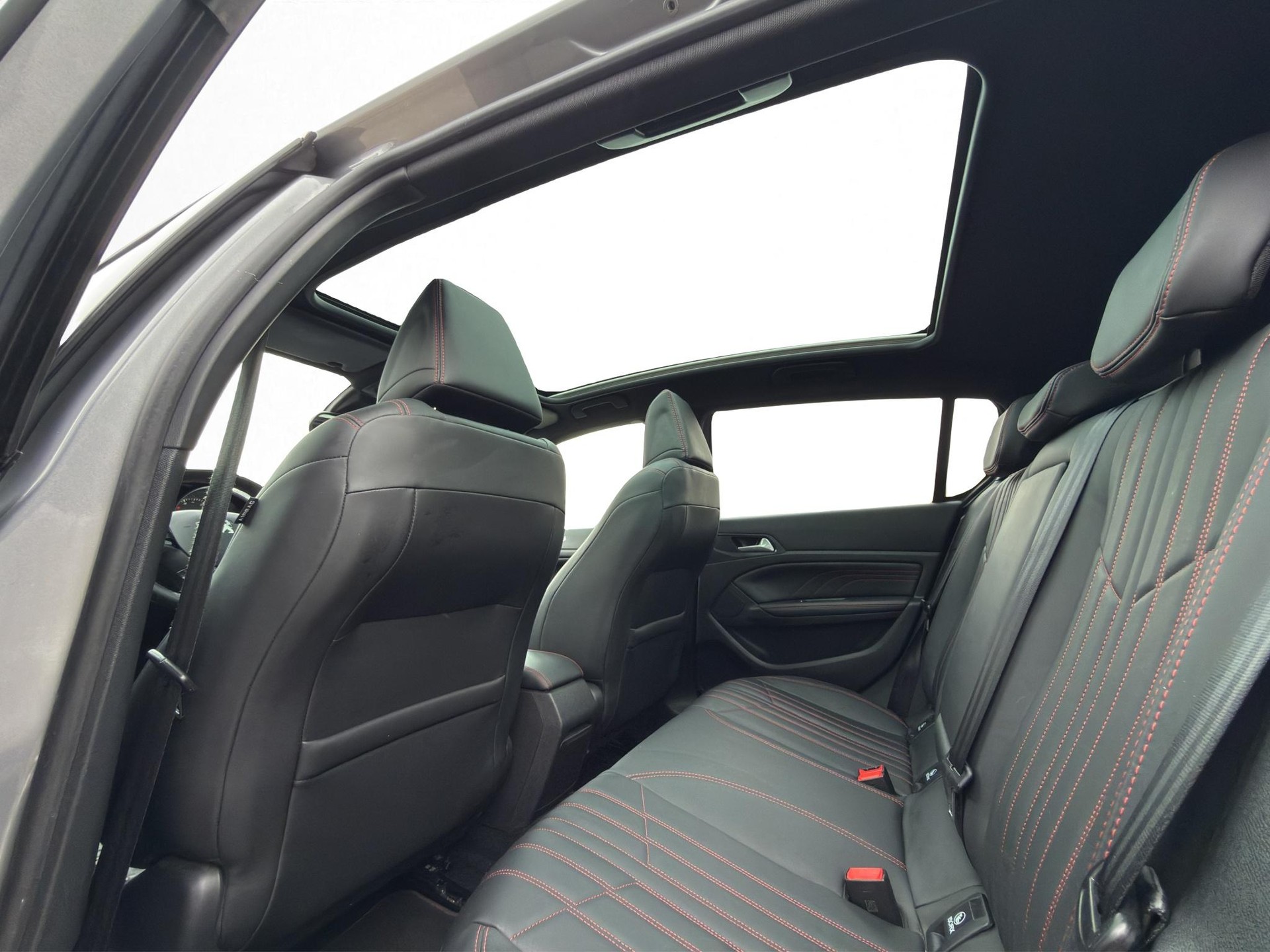 PEUGEOT 308 1.6 THP GT * PANORAMA * LEDERSITZE ELEKTRISCH * MASSAGEFUNKTION * DENON HiFi *-image-31