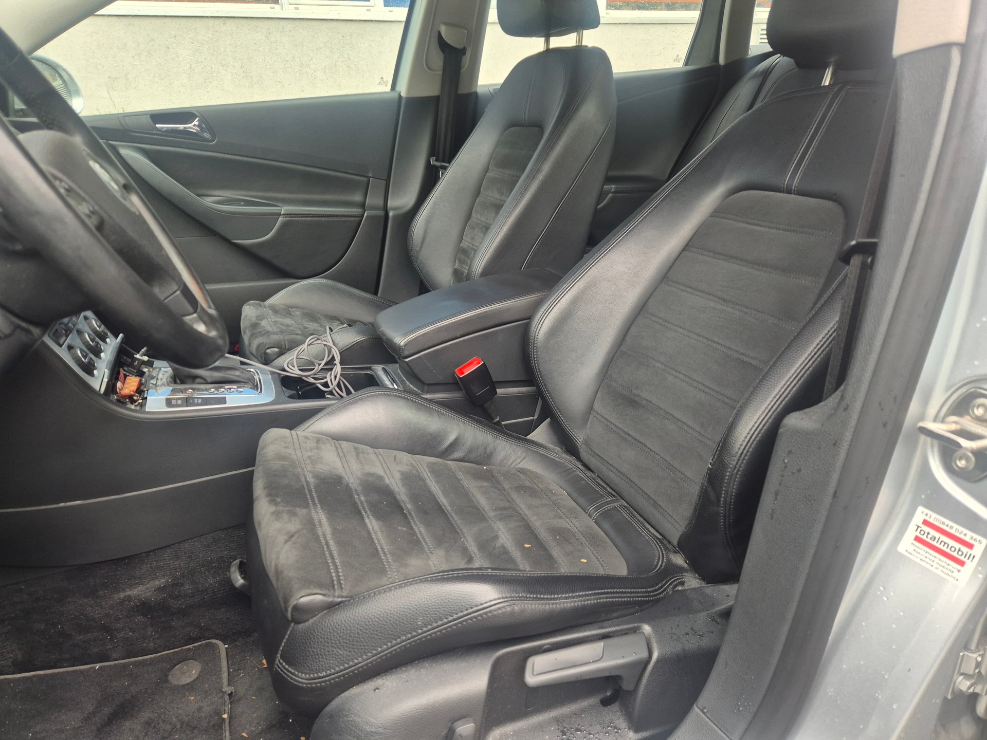 VW Passat Variant 2.0 TDI Sportline-image-4