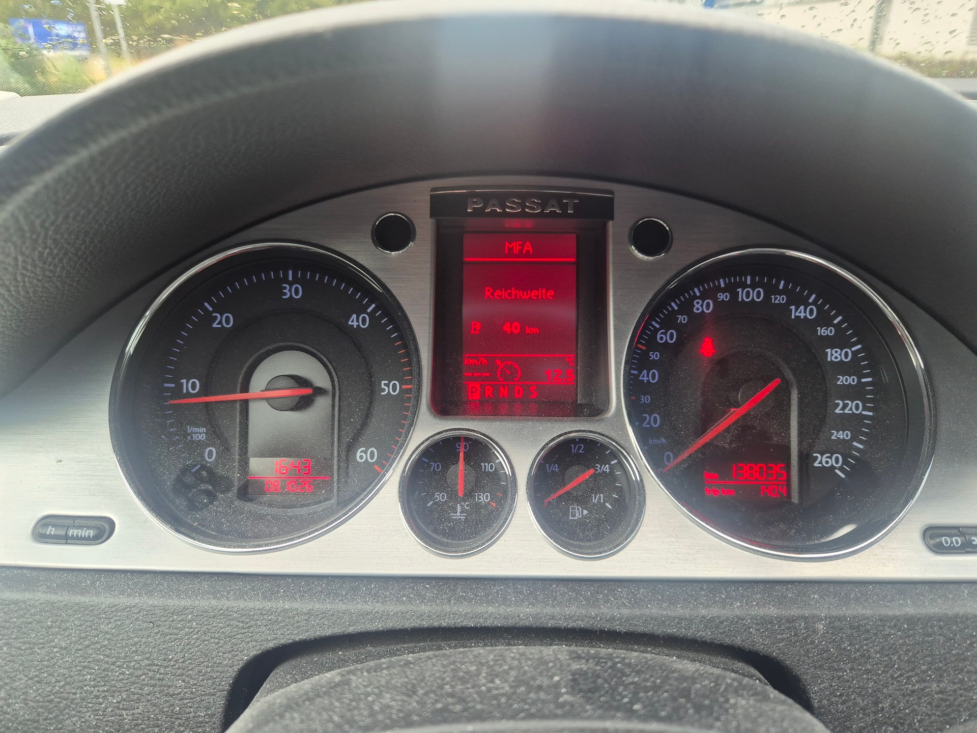VW Passat Variant 2.0 TDI Sportline-image-5