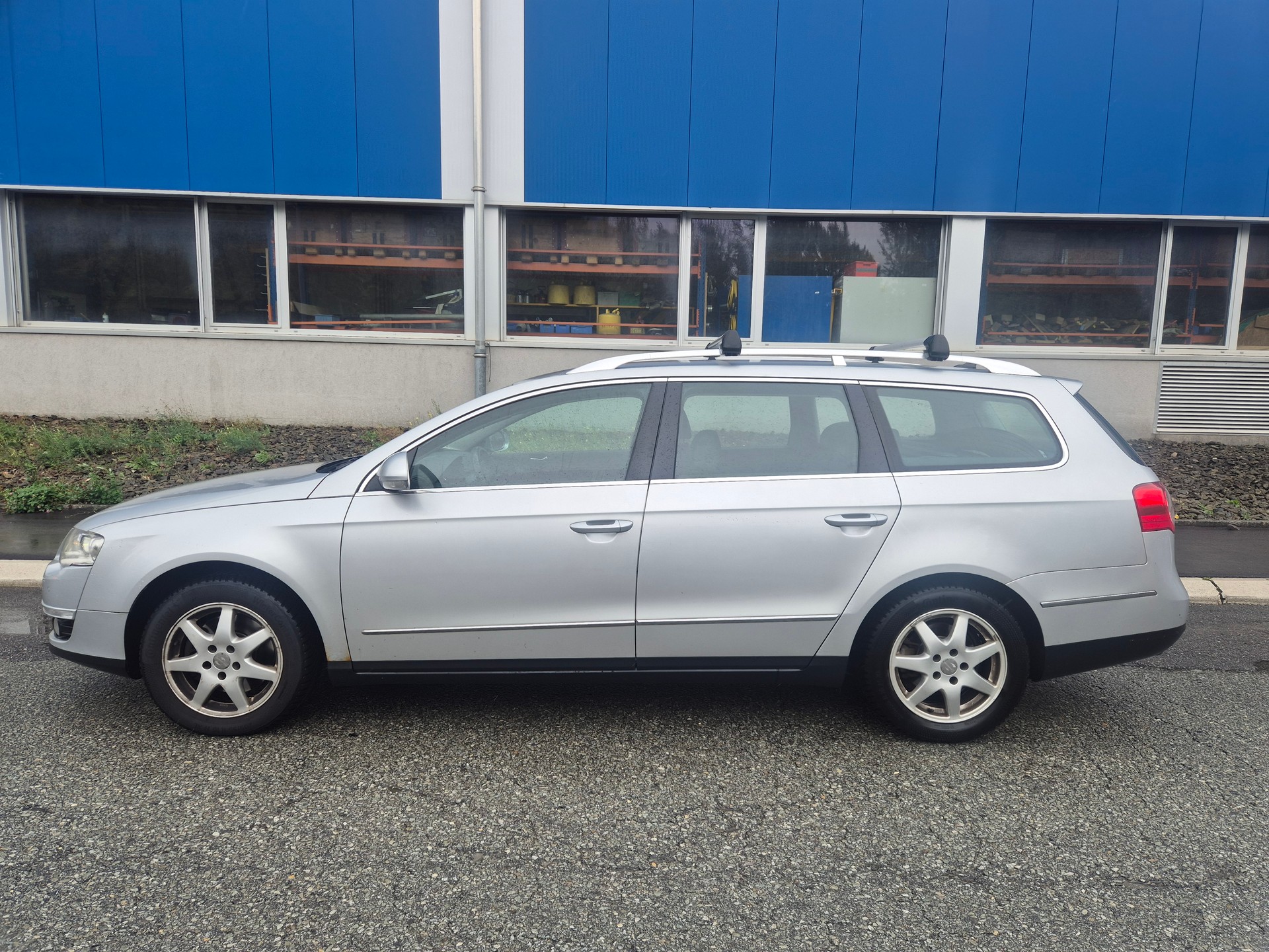 VW Passat Variant 2.0 TDI Sportline-image-8