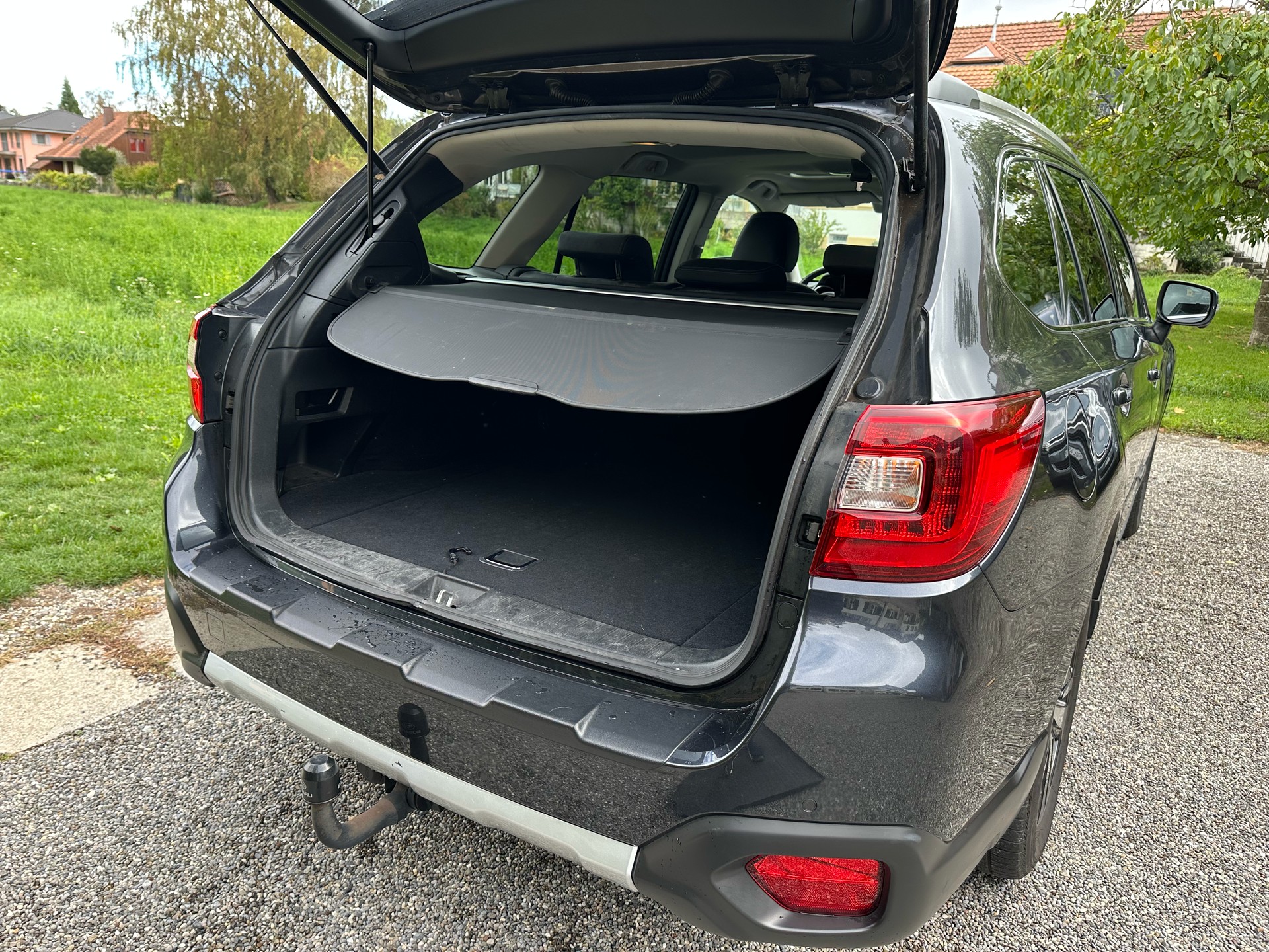 SUBARU 2.5i Luxury-image-3