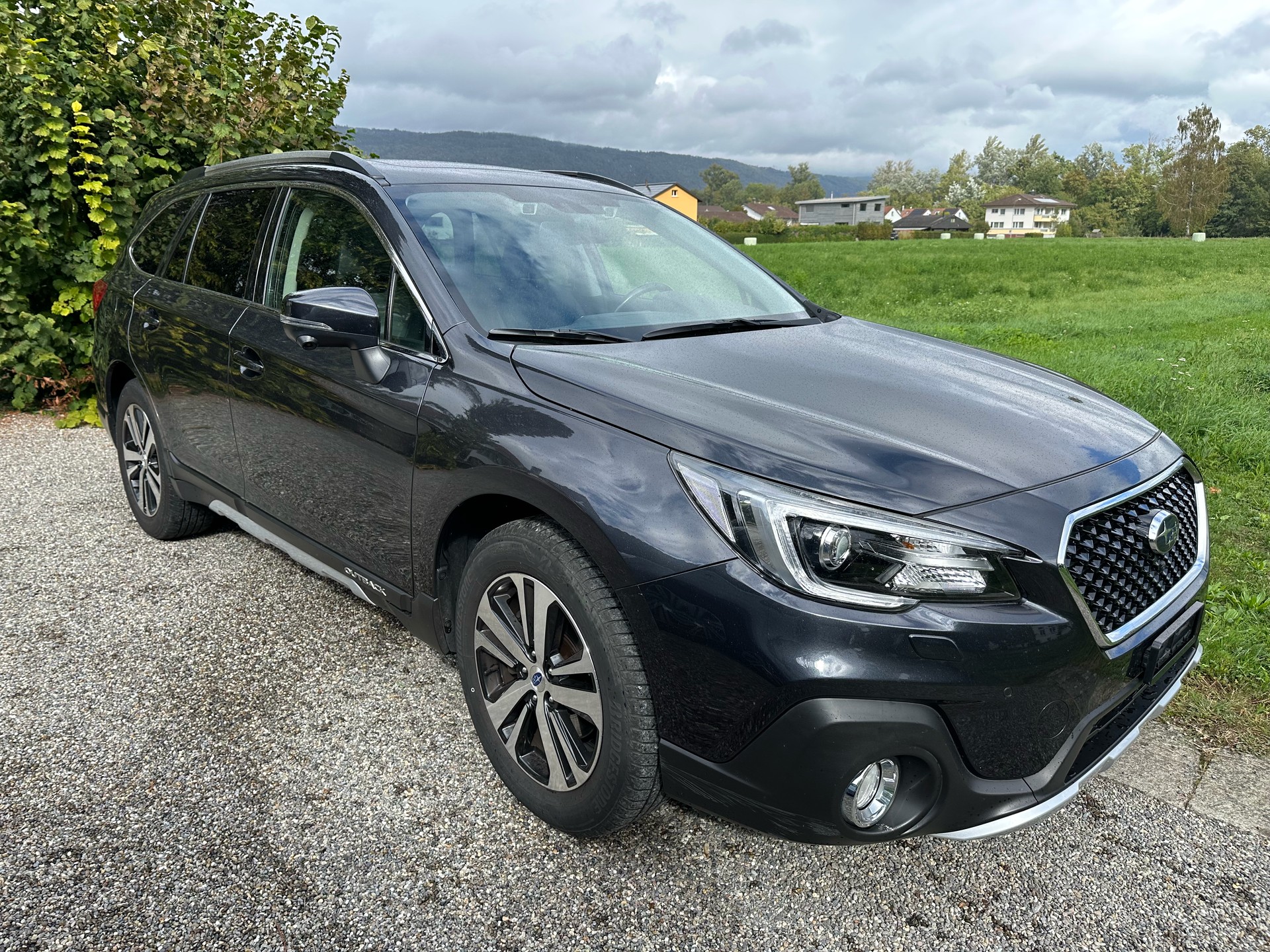 SUBARU 2.5i Luxury-image-0