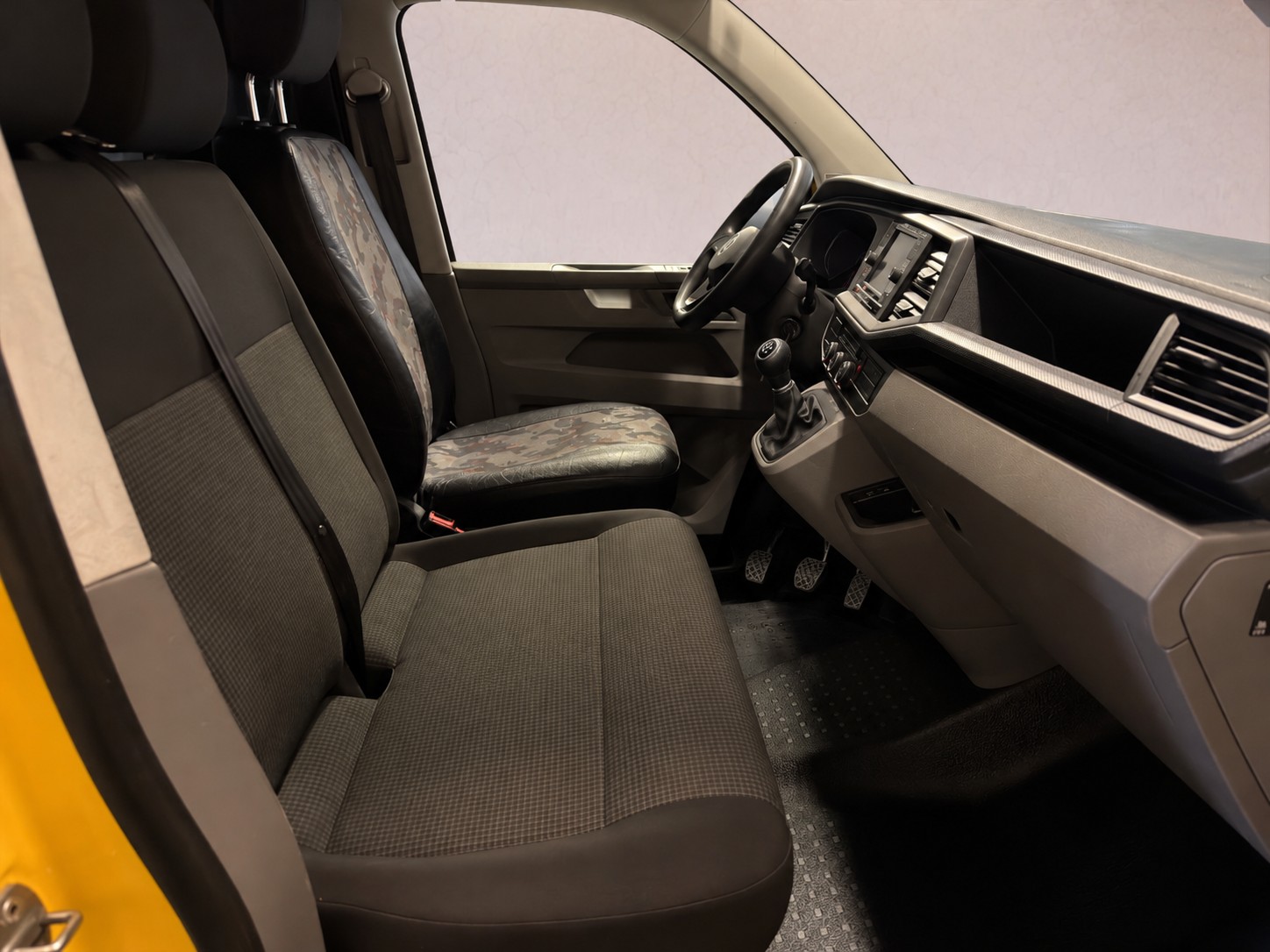 VW T6.1 2.0 TDI-image-14