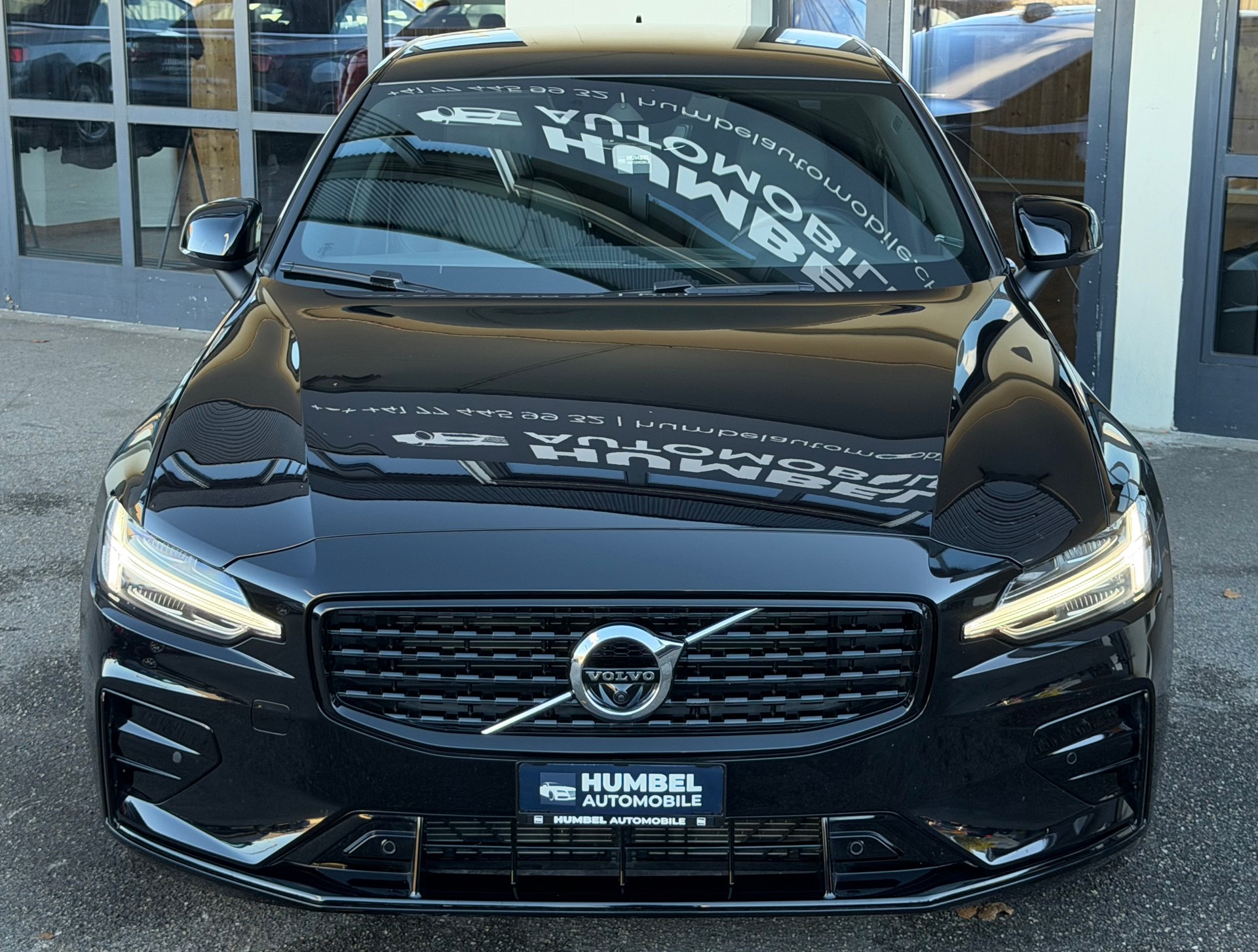 VOLVO S60 B5 AWD Benzin Mild Hybrid Plus Dark Geartronic-image-1
