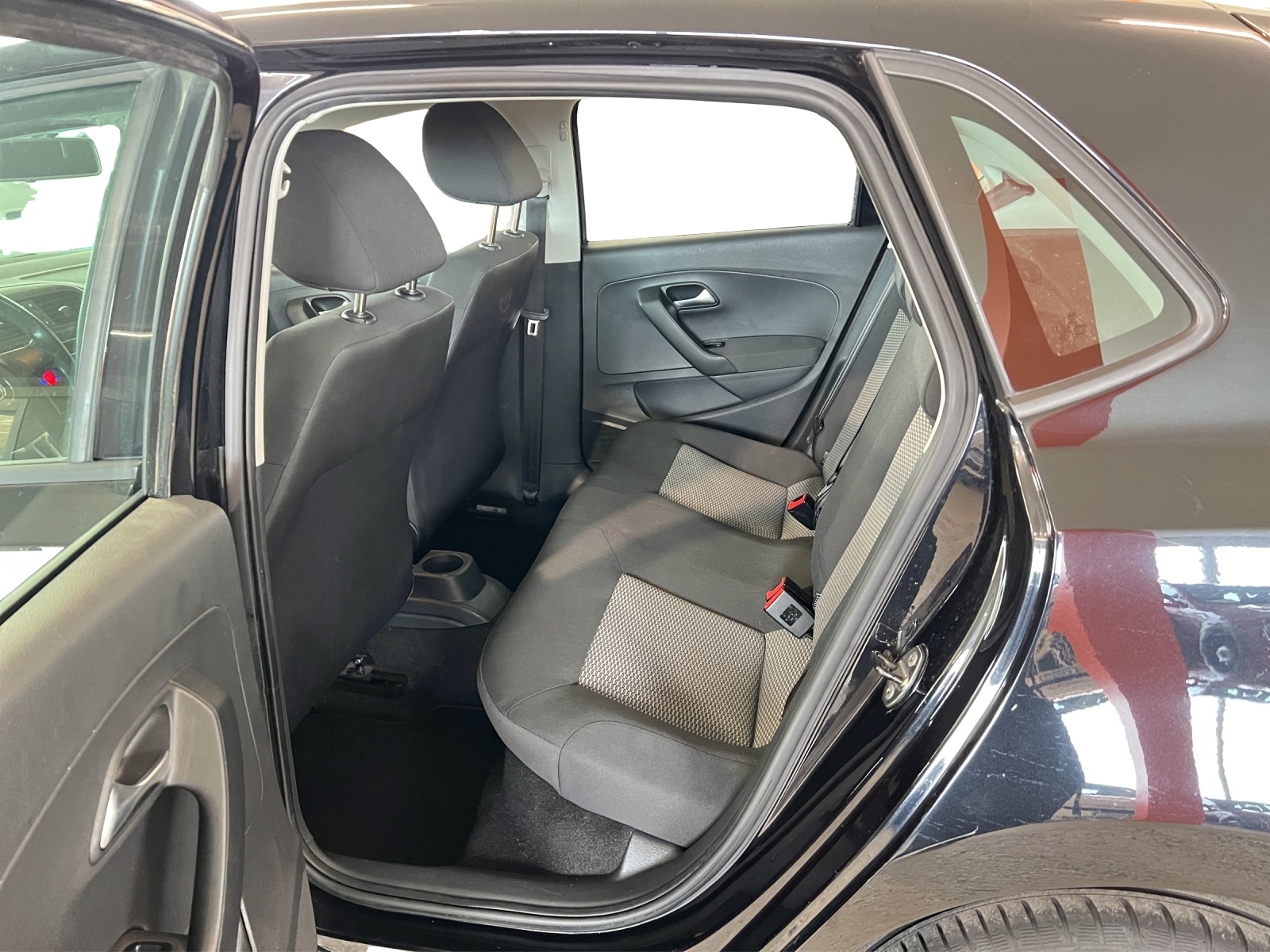 VW Polo 1.2 TSI Trendline-image-9