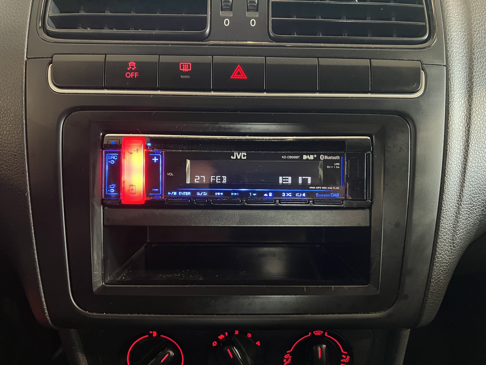 VW Polo 1.2 TSI Trendline-image-10