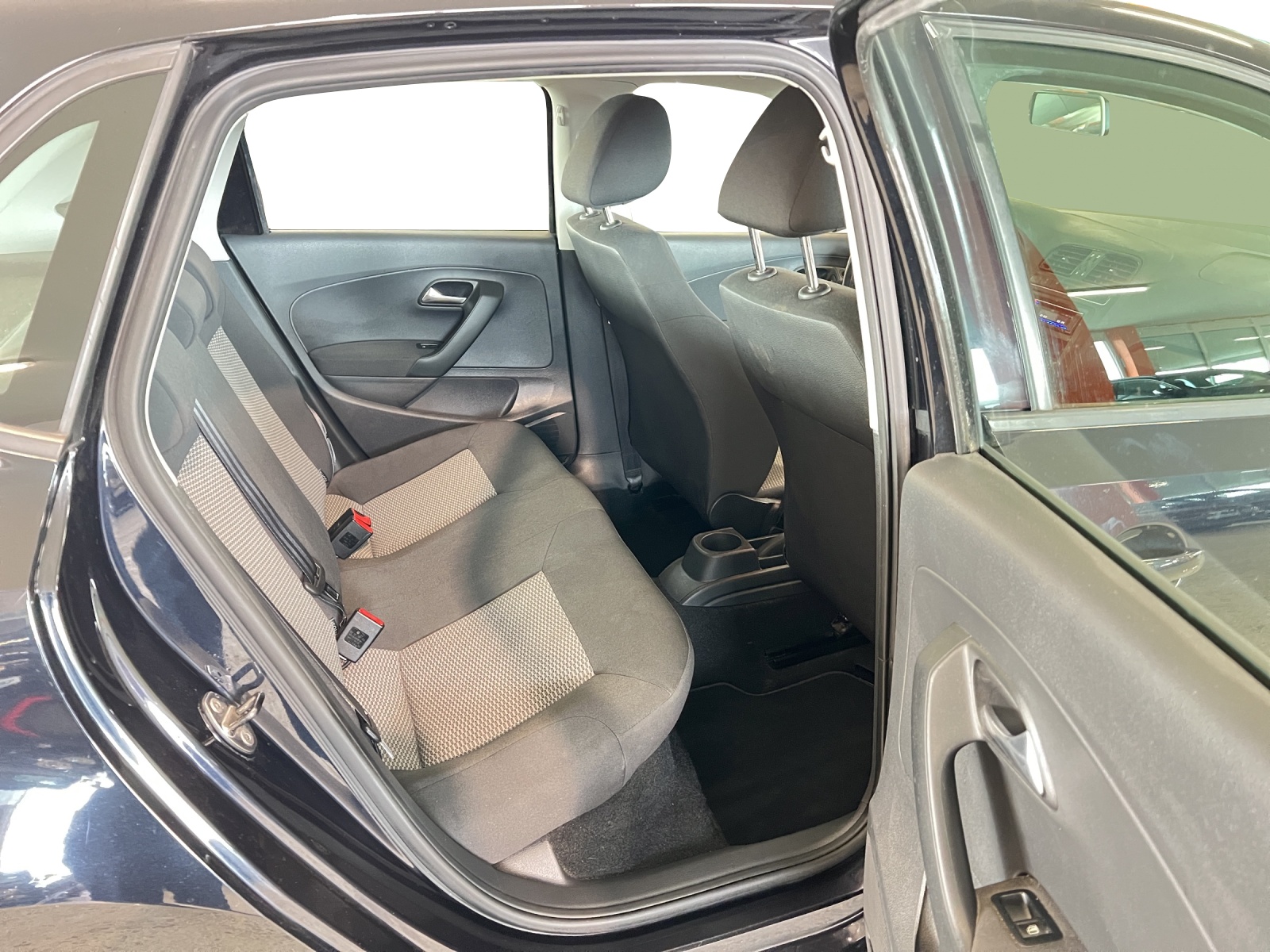 VW Polo 1.2 TSI Trendline-image-7