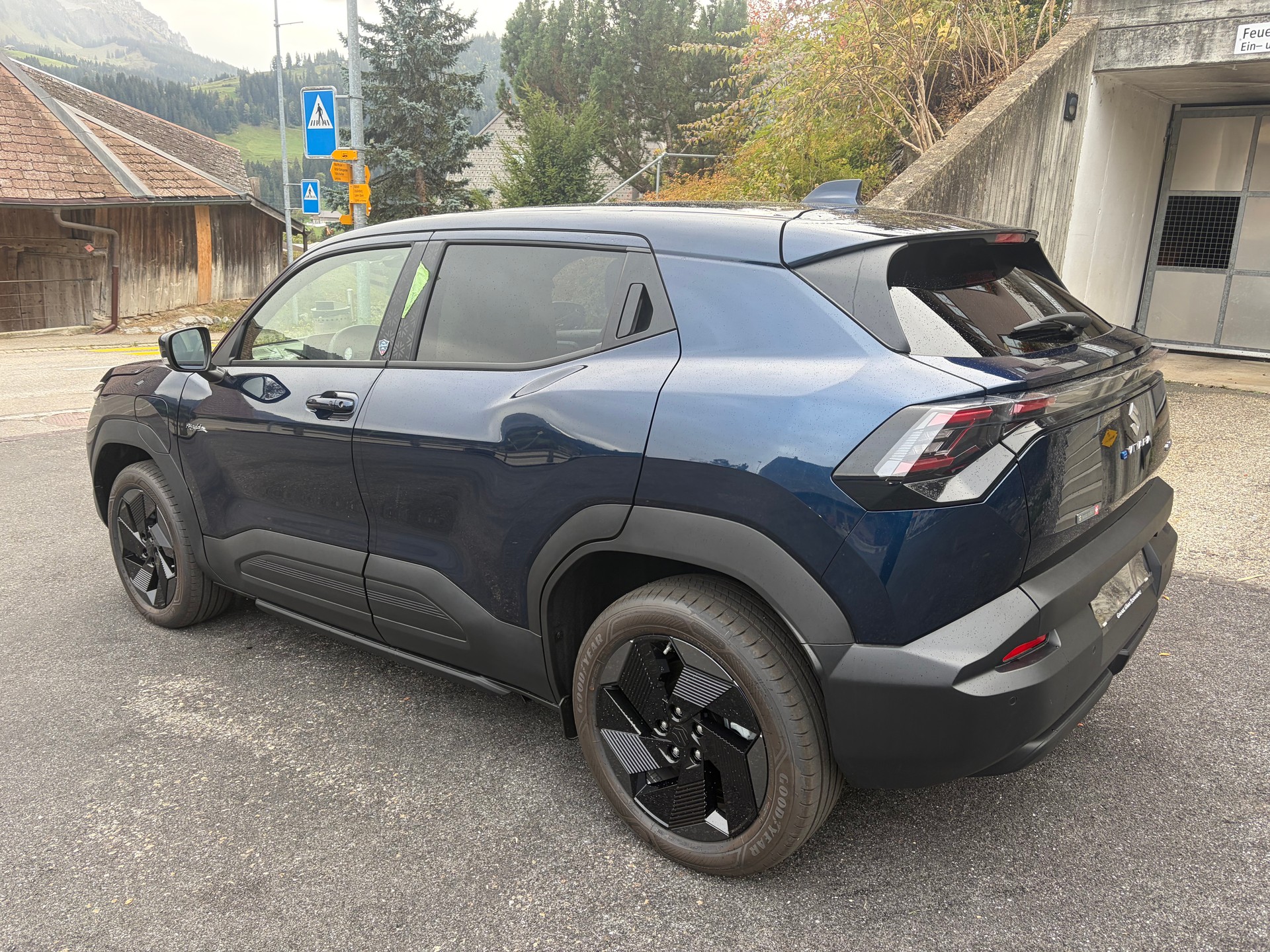 SUZUKI e-Vitara 61kWh Piz Sulai 4x4-image-2