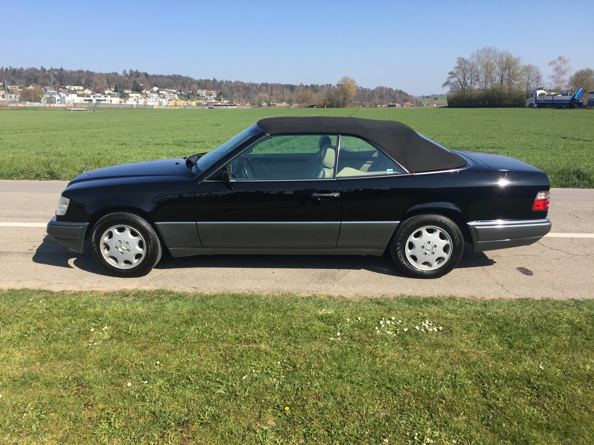 MERCEDES-BENZ E 320 Cabrio VETERAN MFK-image-5